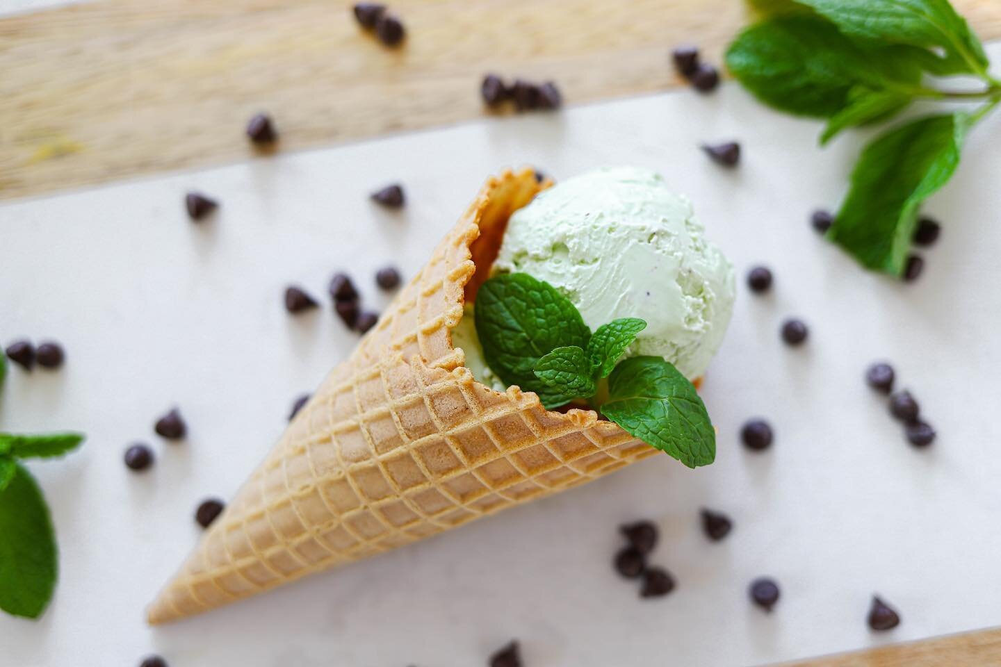 We steep fresh mint leaves in our We're Mint To Be&reg; flavor. Grab a scoop at tomorrow&rsquo;s pop-up at @erbpublichouse from 12-3PM ☀️