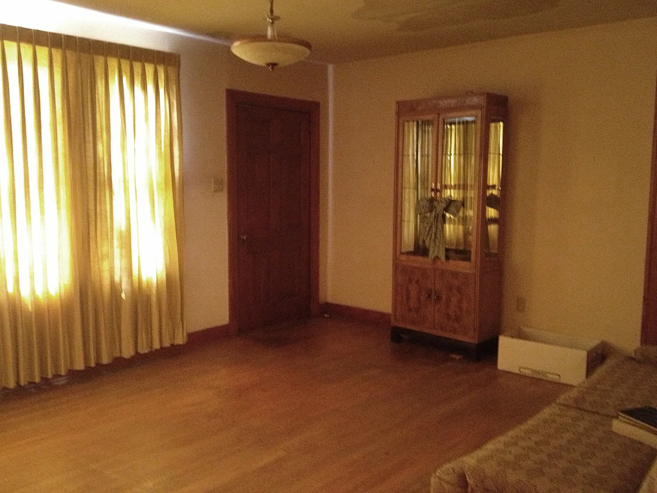 LIVING ROOM BEFORE