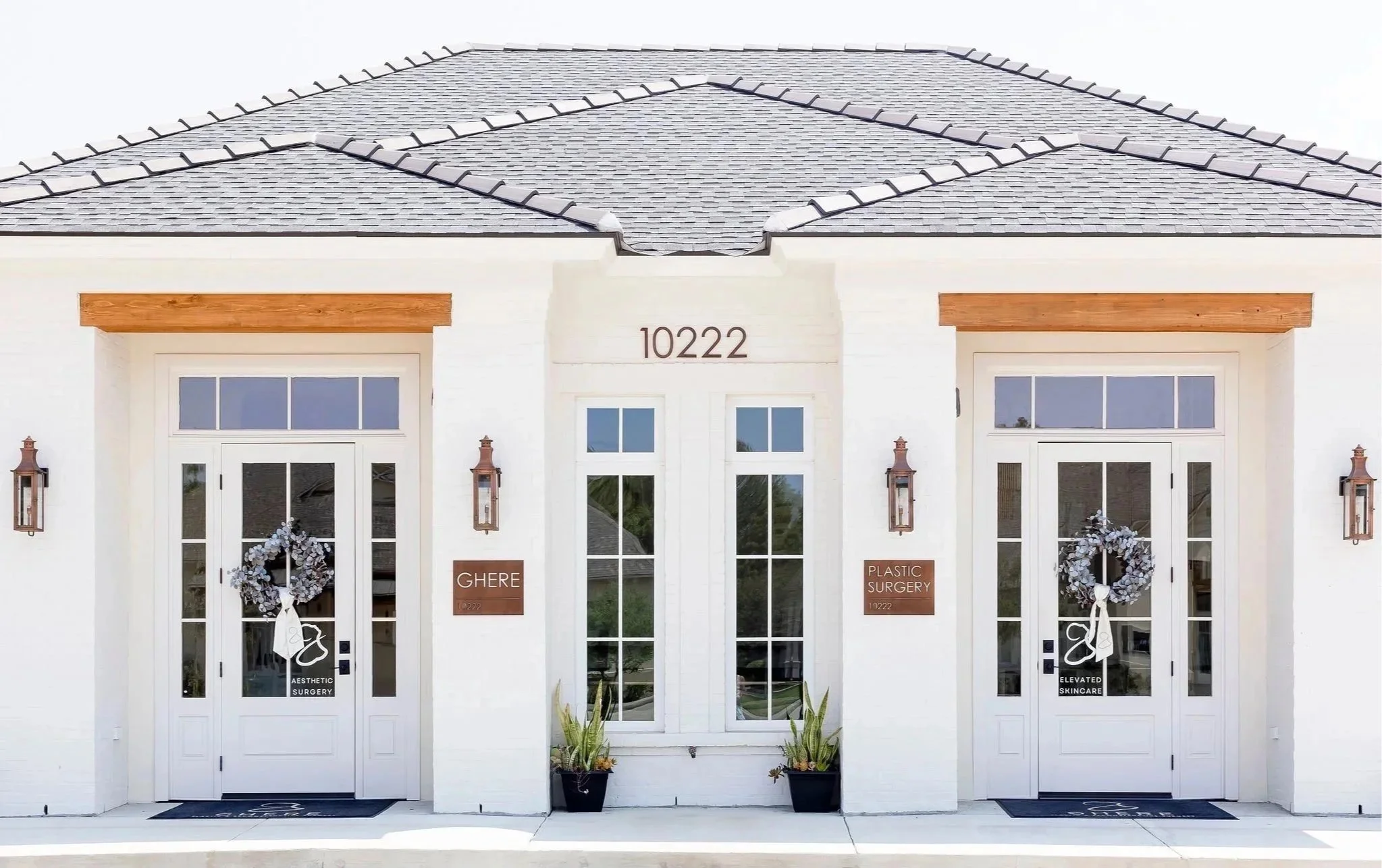 Photography by: Catherine Crawford   |   Architecture by: Ritter Maher   |   Styling by: Sarah Cooper