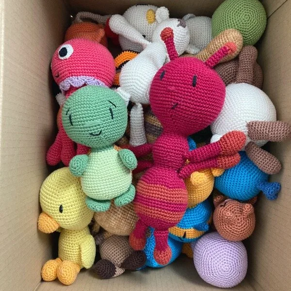 Wie du Kuscheltiere häkelst, die garantiert im Schrank verstauben (in 7 einfachen Schritten zum Häkelfrust)