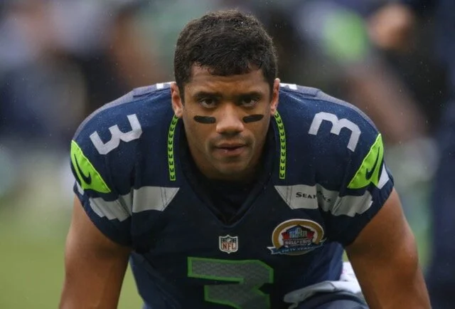 Why Seattle Seahawks Quarterback Russell Wilson Uses a Hyperbaric Chamber