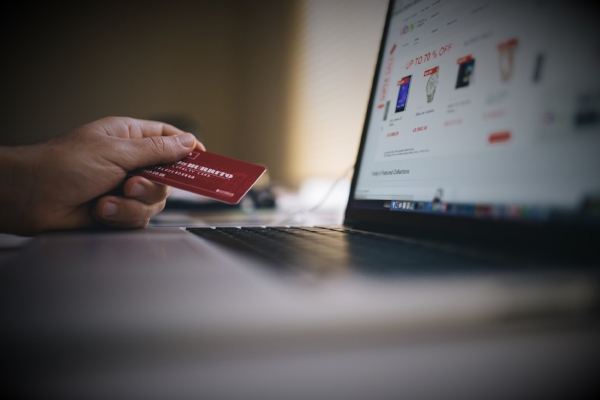 banking-buy-computer-34577.jpg
