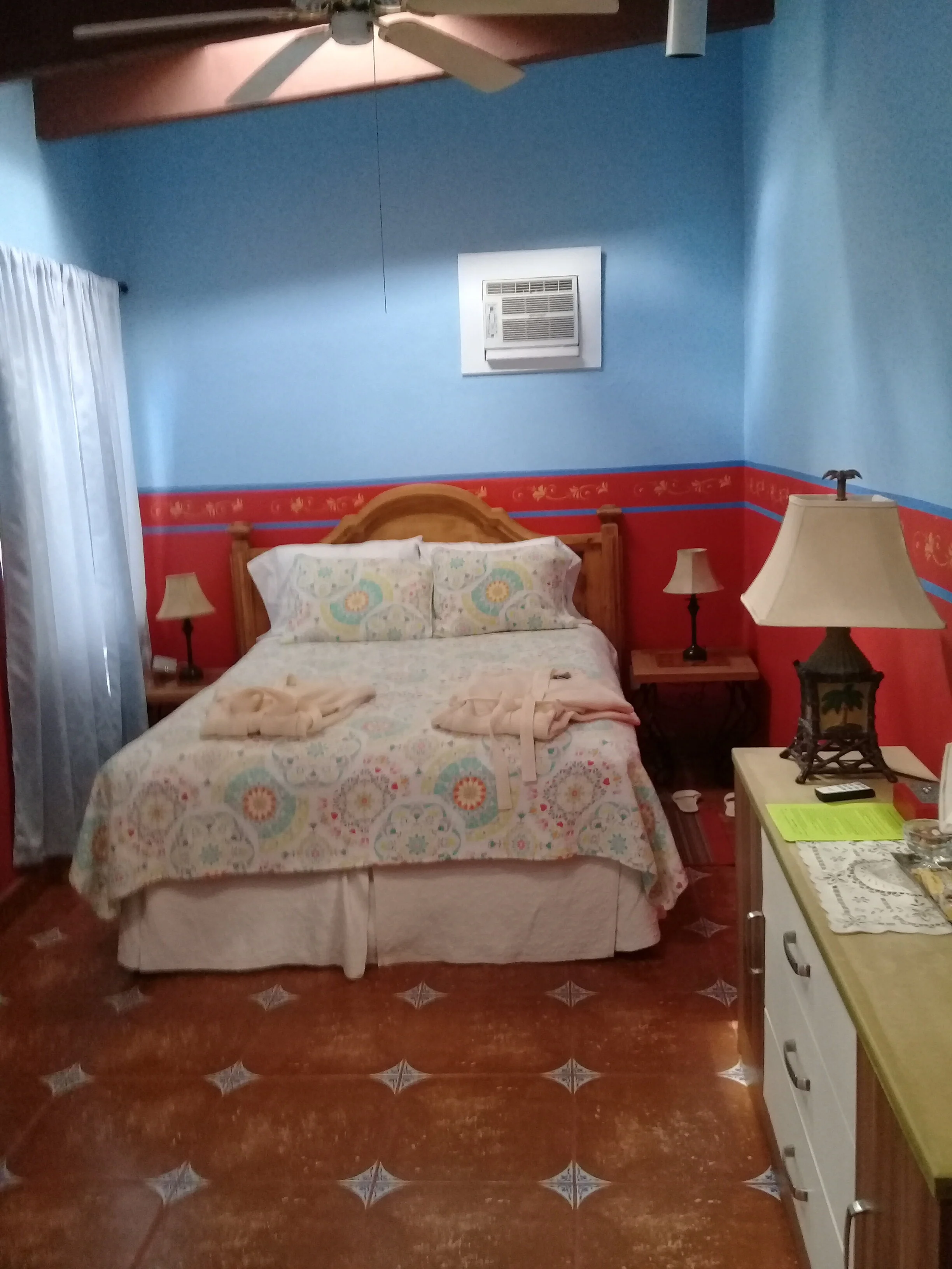 Room Three Tres