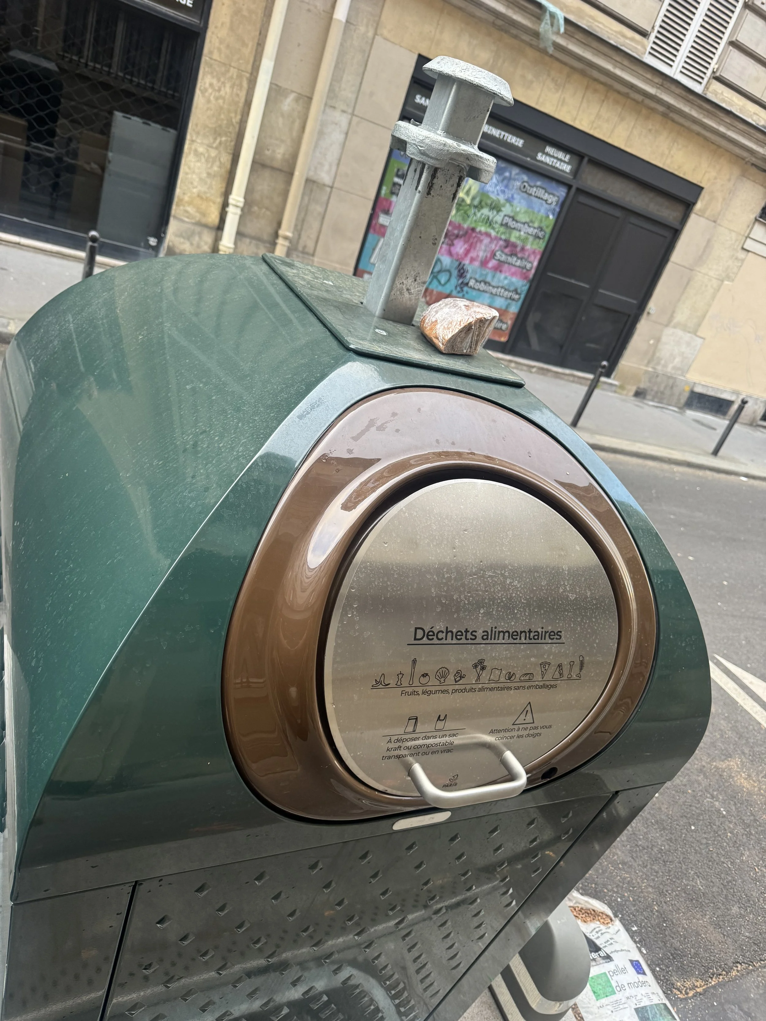 Katie Brandl Digital Marketing Paris FR.JPG