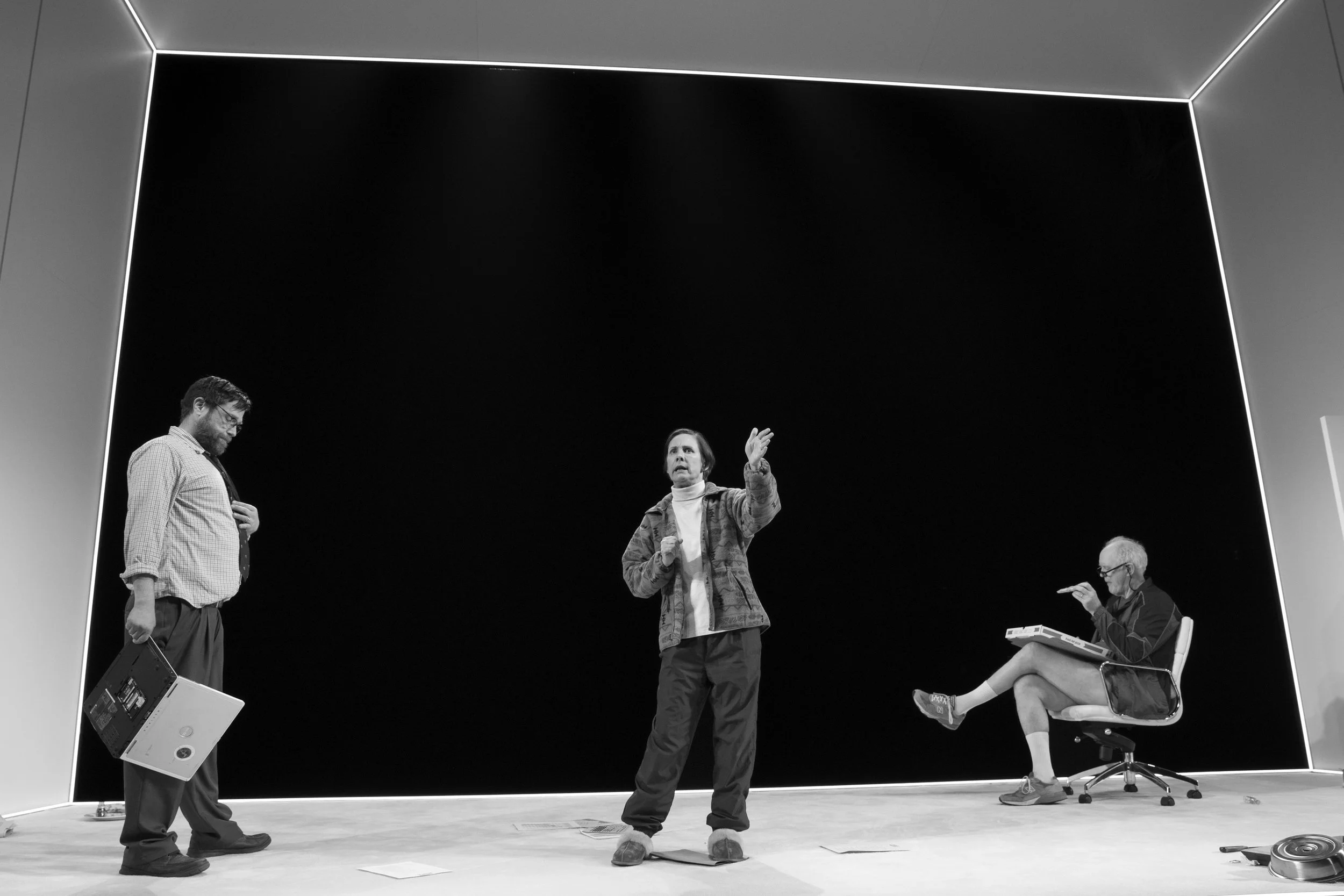 Zak Orth, Laurie Metcalf, and John Lithgow. Photo Credit: Julieta Cervantes