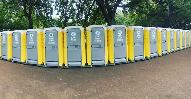 Loos for days! #portaloos #albertpark #ausaoweek #kiwiflush