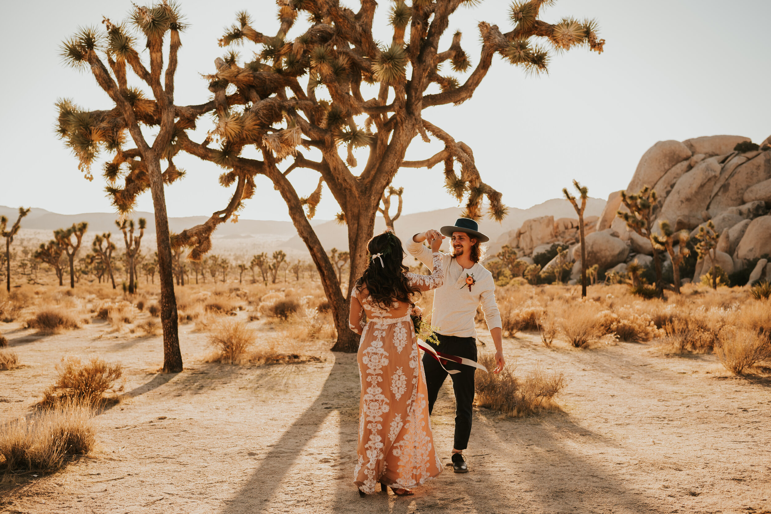 Joshua Tree Elopement | Joshua Tree Wedding Photographer | Adventurous Desert Elopement | Boho Bride | Joshua Tree National Park | Palm Springs Elopement | California Elopement Photography