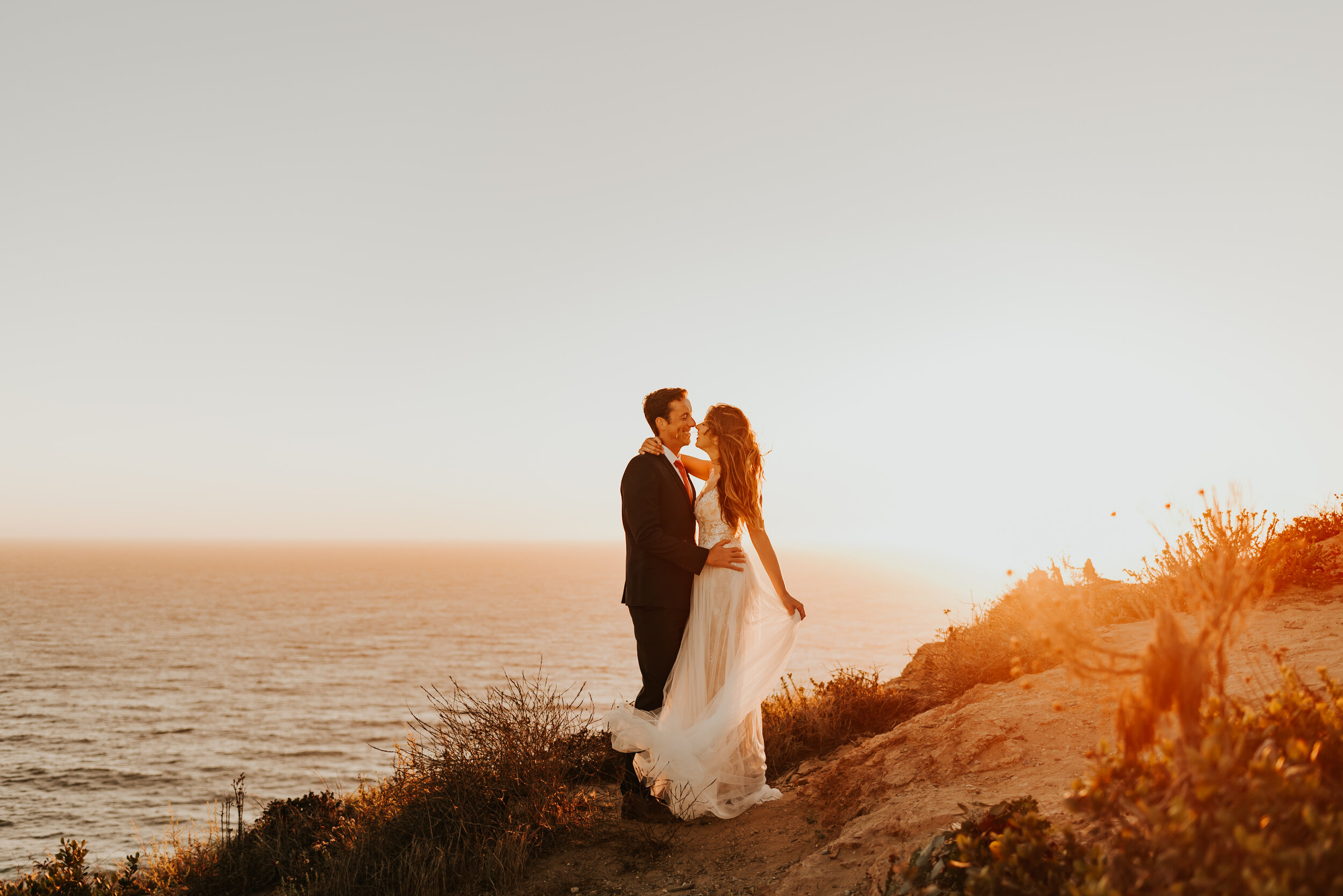 Point Dume Elopement | Malibu Elopement Photographer | California Elopement Photographer | Cliffside Elopement | Places to Elope in SoCal #elopement 