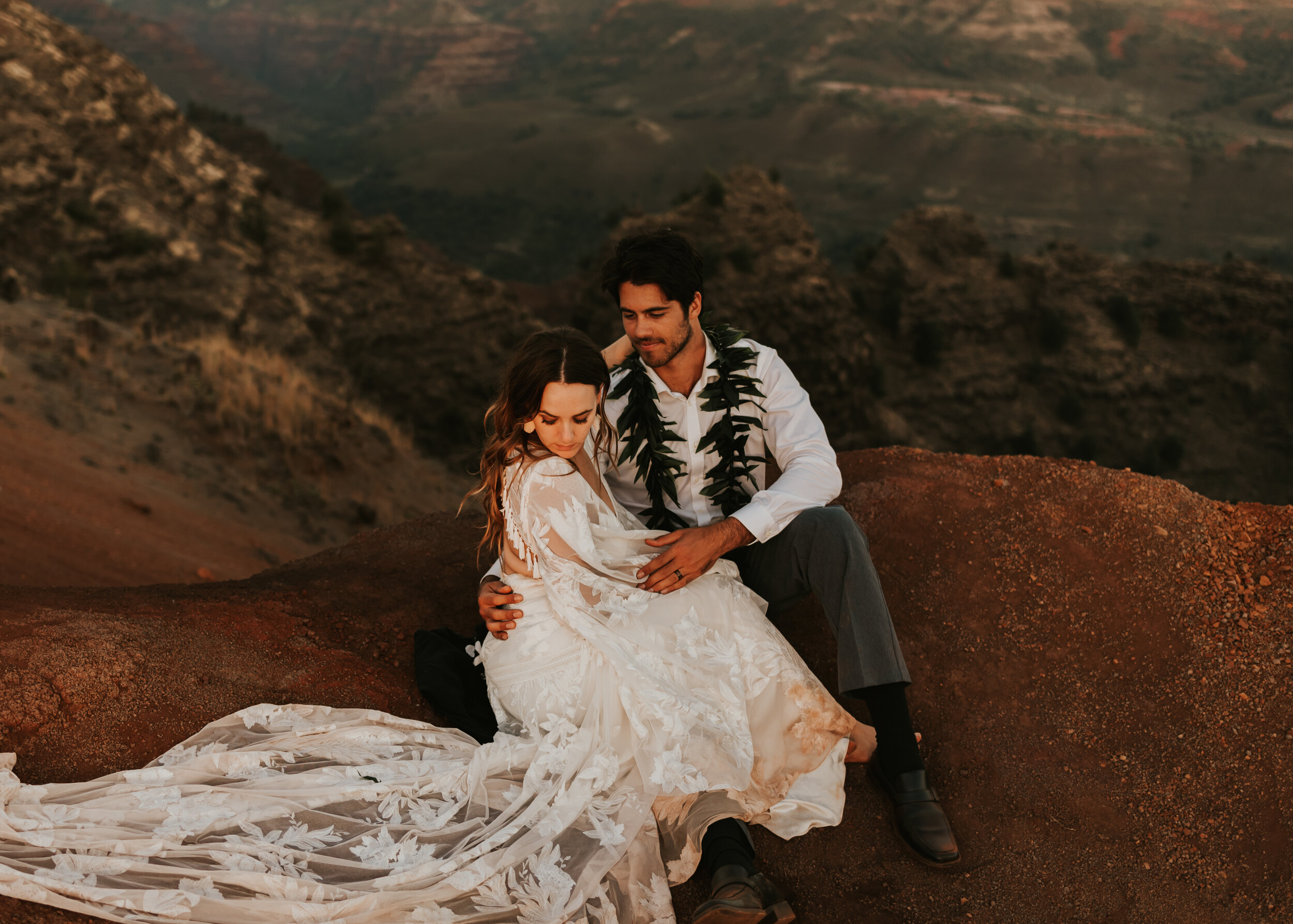 Boho Hawaii elopement | Rue De Seine Wedding Dress | Bohemian Wedding | Waimea Canyon elopement | Kauai elopement | Hawaii Elopement Photographer