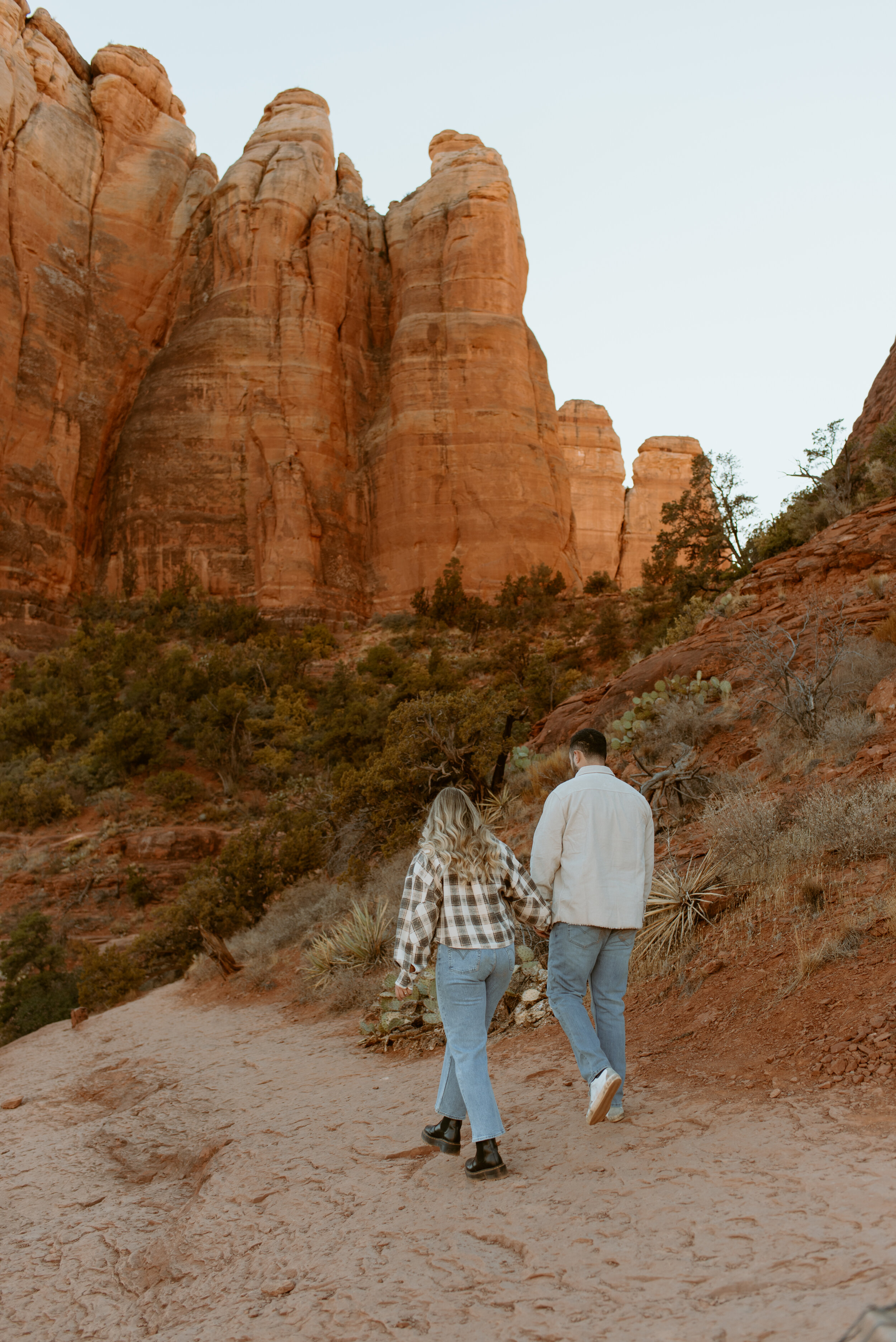 Cathedral Rock Engagement Session | Sedona couples photos | Sedona, Arizona red rock engagement photos | Arizona elopement photographer 