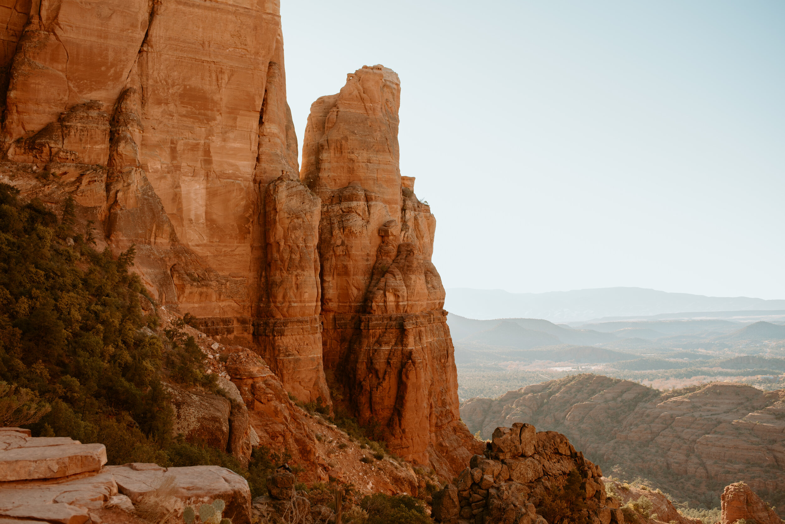 Cathedral Rock Engagement Session | Sedona couples photos | Sedona, Arizona red rock engagement photos | Arizona elopement photographer 