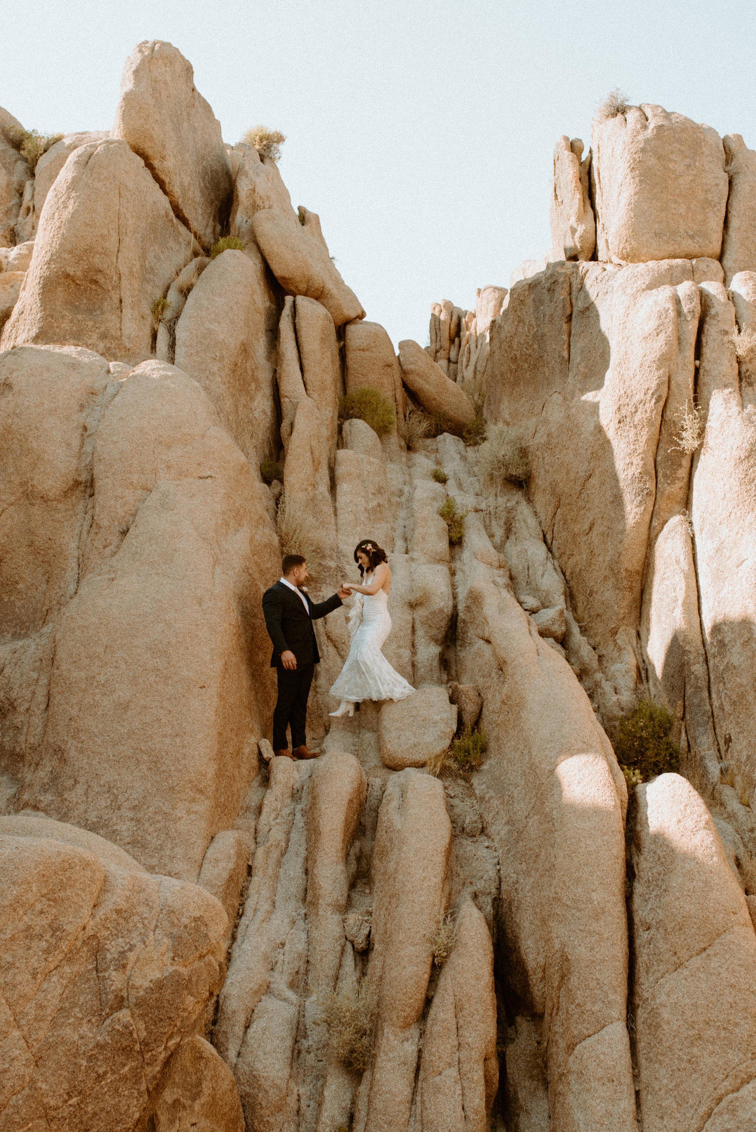 Best Places to Elope in California | Joshua Tree Elopement | California Elopement Photographer | Elopement Tips