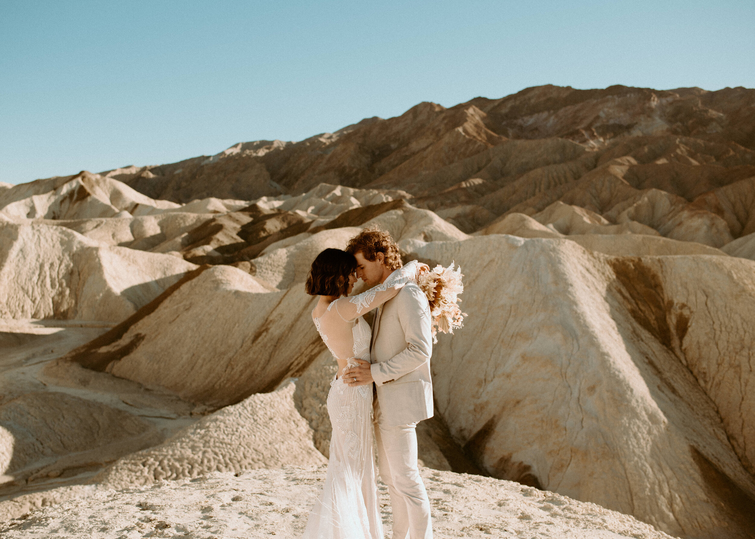 Death Valley National Park elopement | best places to elope in california | California elopement photographer | elopement planning tips