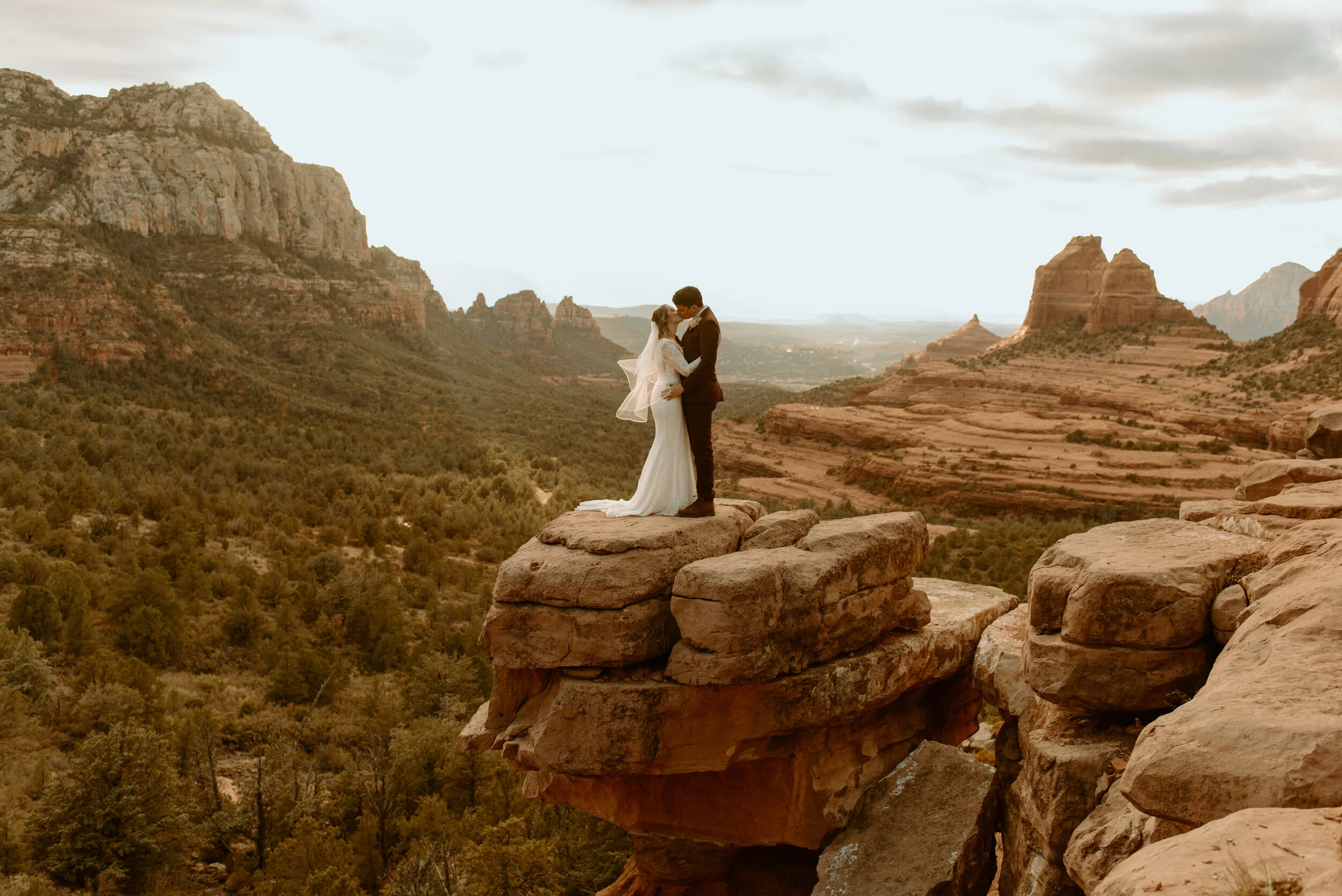 Merry Go Round Rock Elopement | Sedona Arizona Elopement Photographer | Adventurous Jeep Elopement | Red Rock Wedding