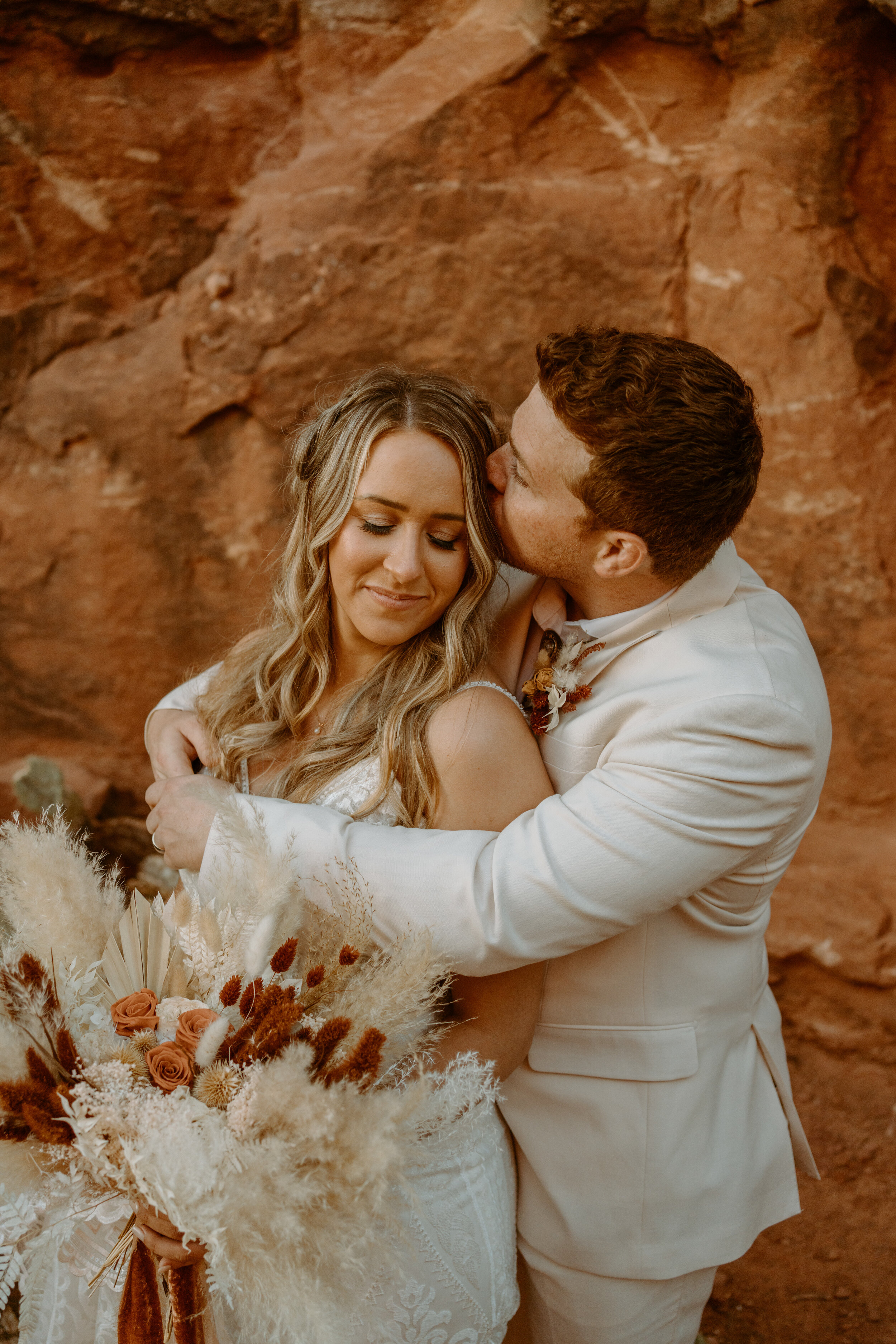 How to Elope at Cathedral Rock | Sedona Arizona Elopement Photographer | Red Rock Adventure wedding 