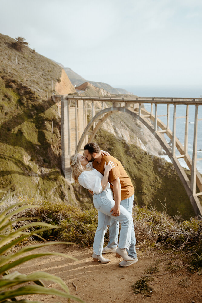 Bixby Creek Bridge Engagement Photos | Couples Photos at Big Sur | coastal adventure session | Big Sur wedding photographer | Big Sur engagement 