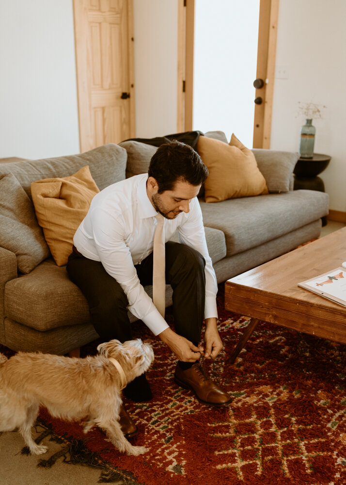 Joshua Tree Elopement | Getting Ready at Aesthetic Boho Airbnb | Sunset Vow Ceremony | Minimalist Stylish Couple 