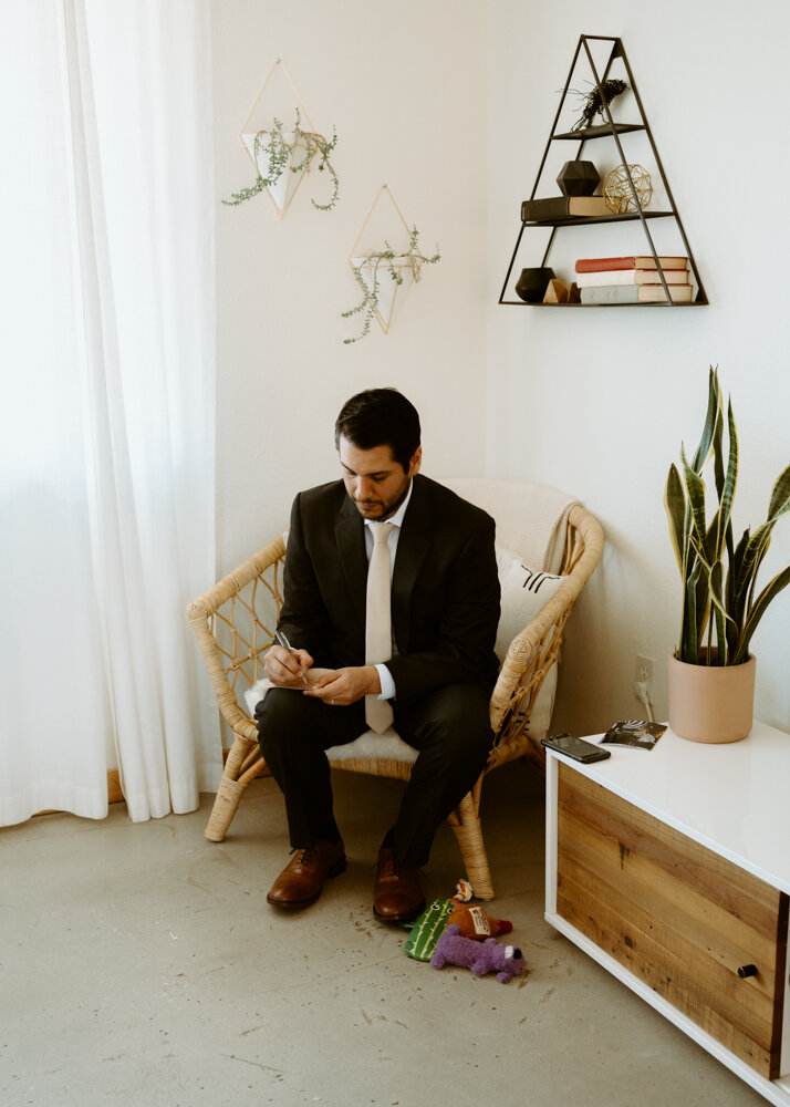 Joshua Tree Elopement | Getting Ready at Aesthetic Boho Airbnb | Sunset Vow Ceremony | Minimalist Stylish Couple 