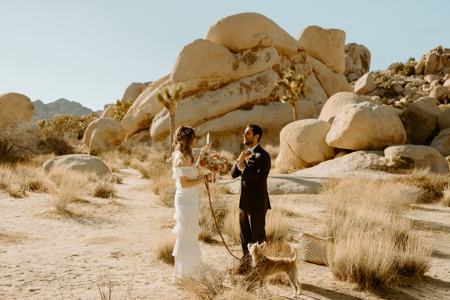 Joshua Tree Elopement | Getting Ready at Aesthetic Boho Airbnb | Sunset Vow Ceremony | Minimalist Stylish Couple 