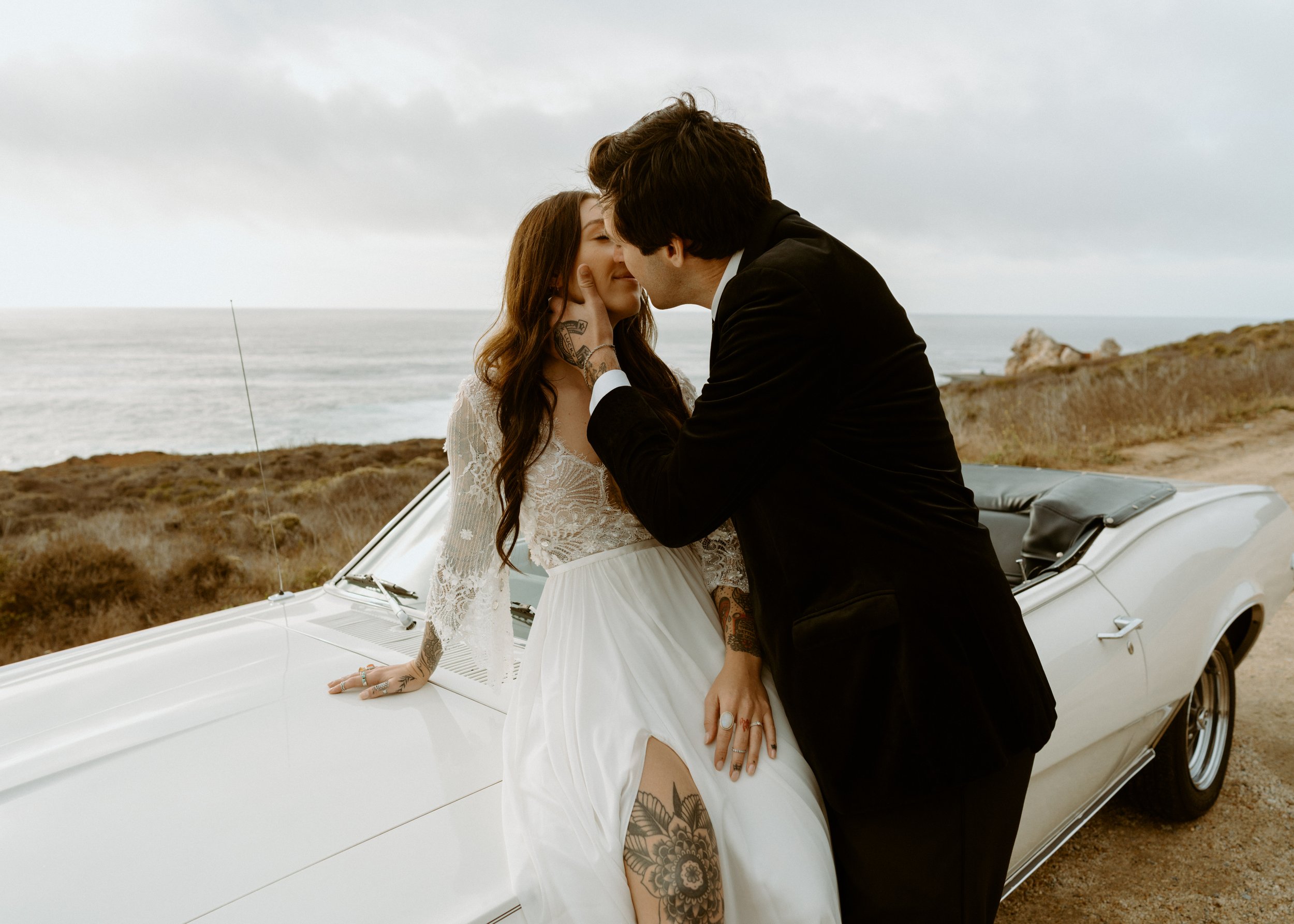 Vintage car elopement photos in Big Sur California | Nontraditional wedding photos | Big Sur elopement photographer | Bride and Groom with Tattoos