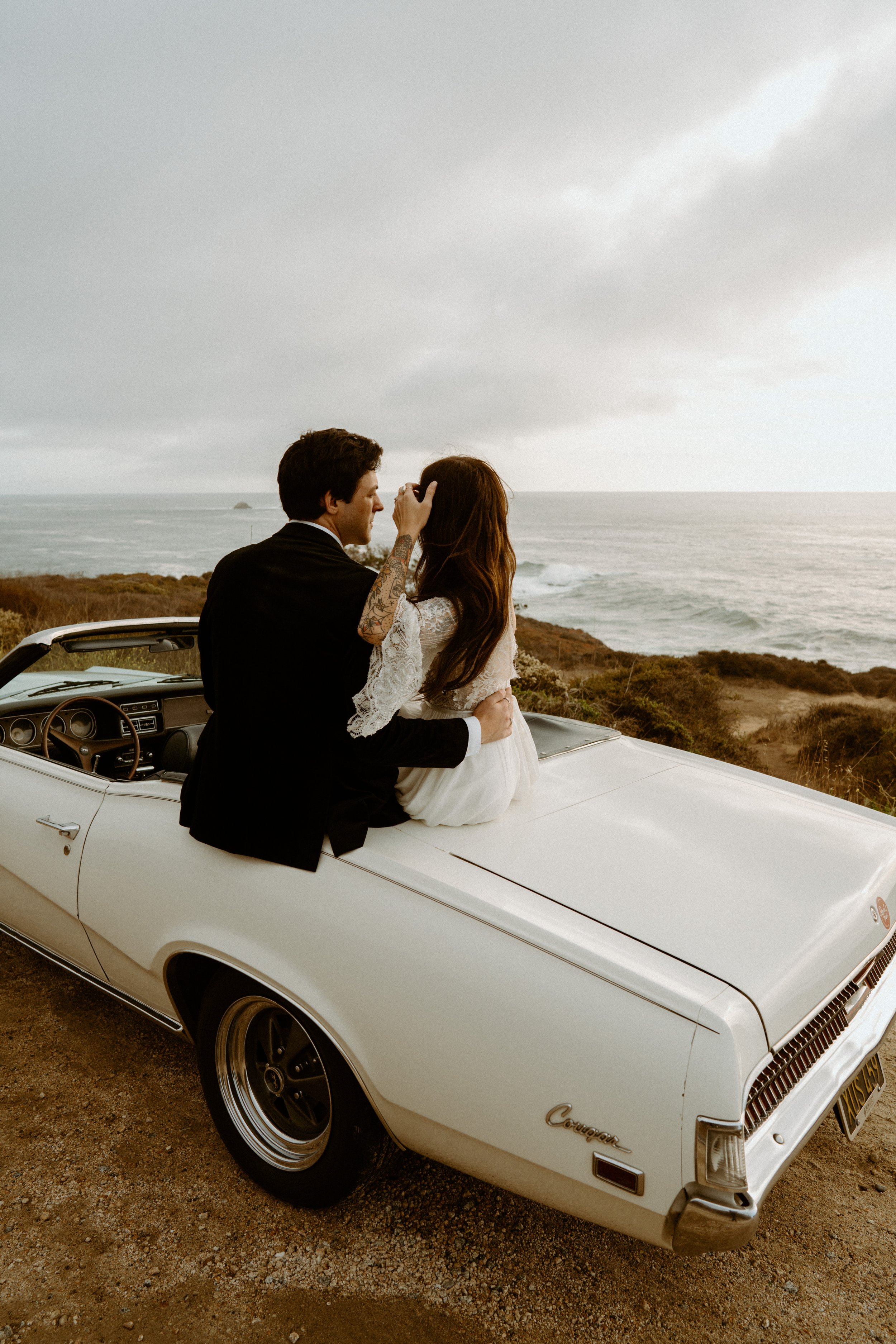 Vintage car elopement photos in Big Sur California | Nontraditional wedding photos | Big Sur elopement photographer | Bride and Groom with Tattoos