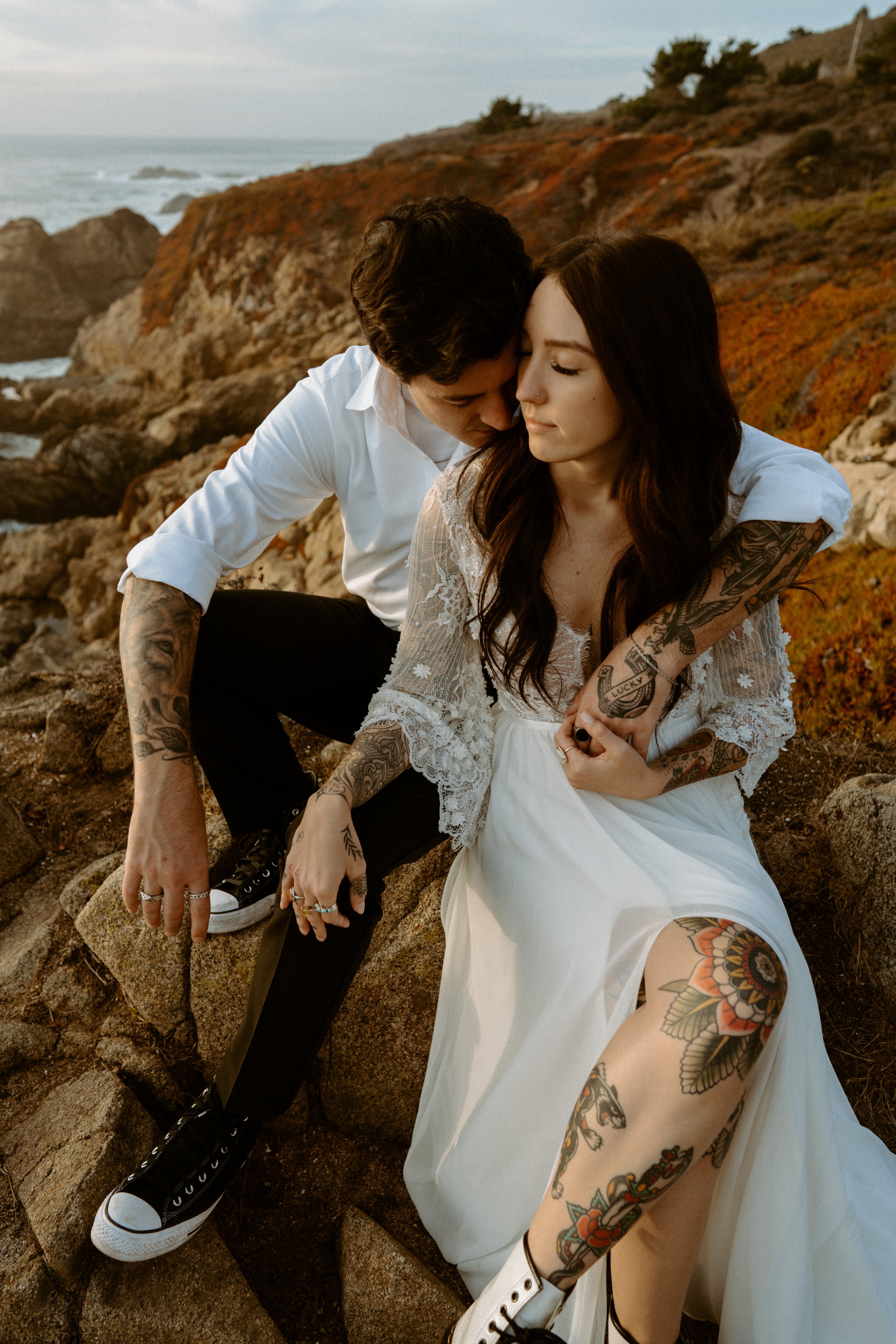 Vintage car elopement photos in Big Sur California | Nontraditional wedding photos | Big Sur elopement photographer | Bride and Groom with Tattoos