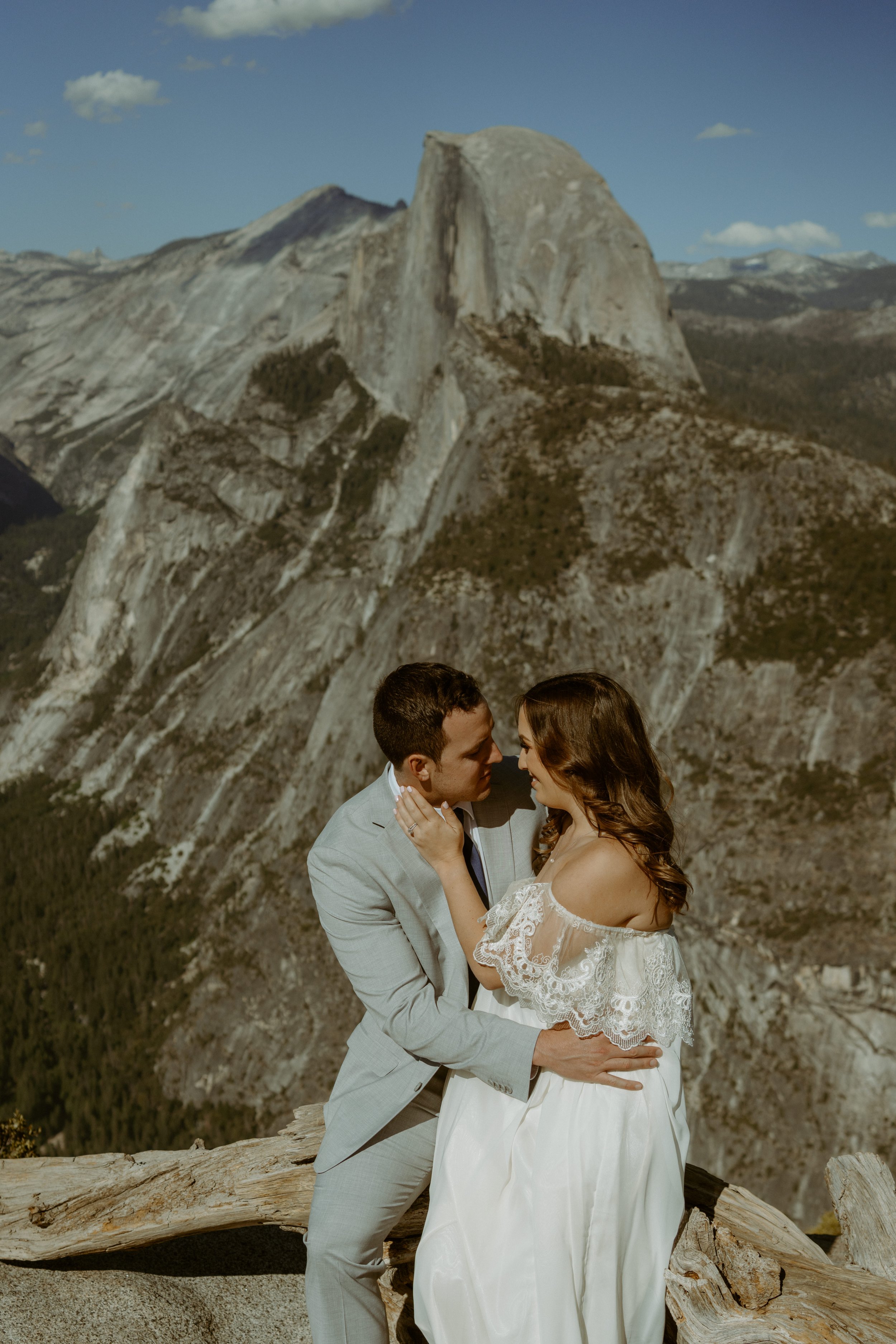 Glacier Point elopement in Yosemite National Park | Adventure Elopement photographer | Yosemite, California 