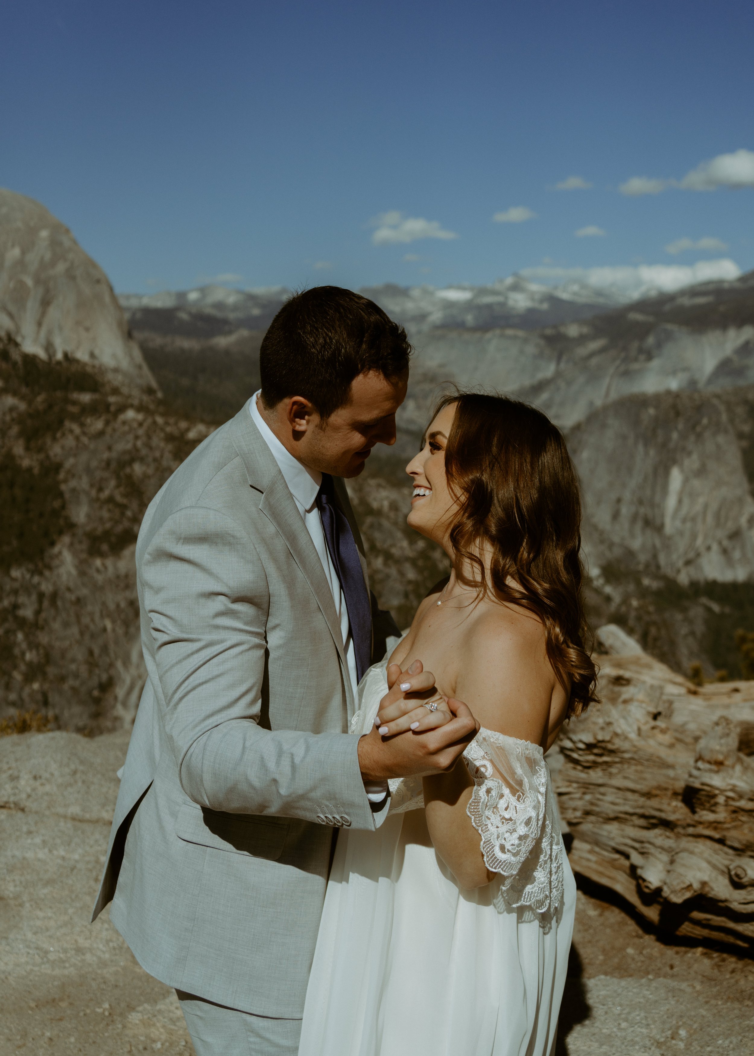 Glacier Point elopement in Yosemite National Park | Adventure Elopement photographer | Yosemite, California 