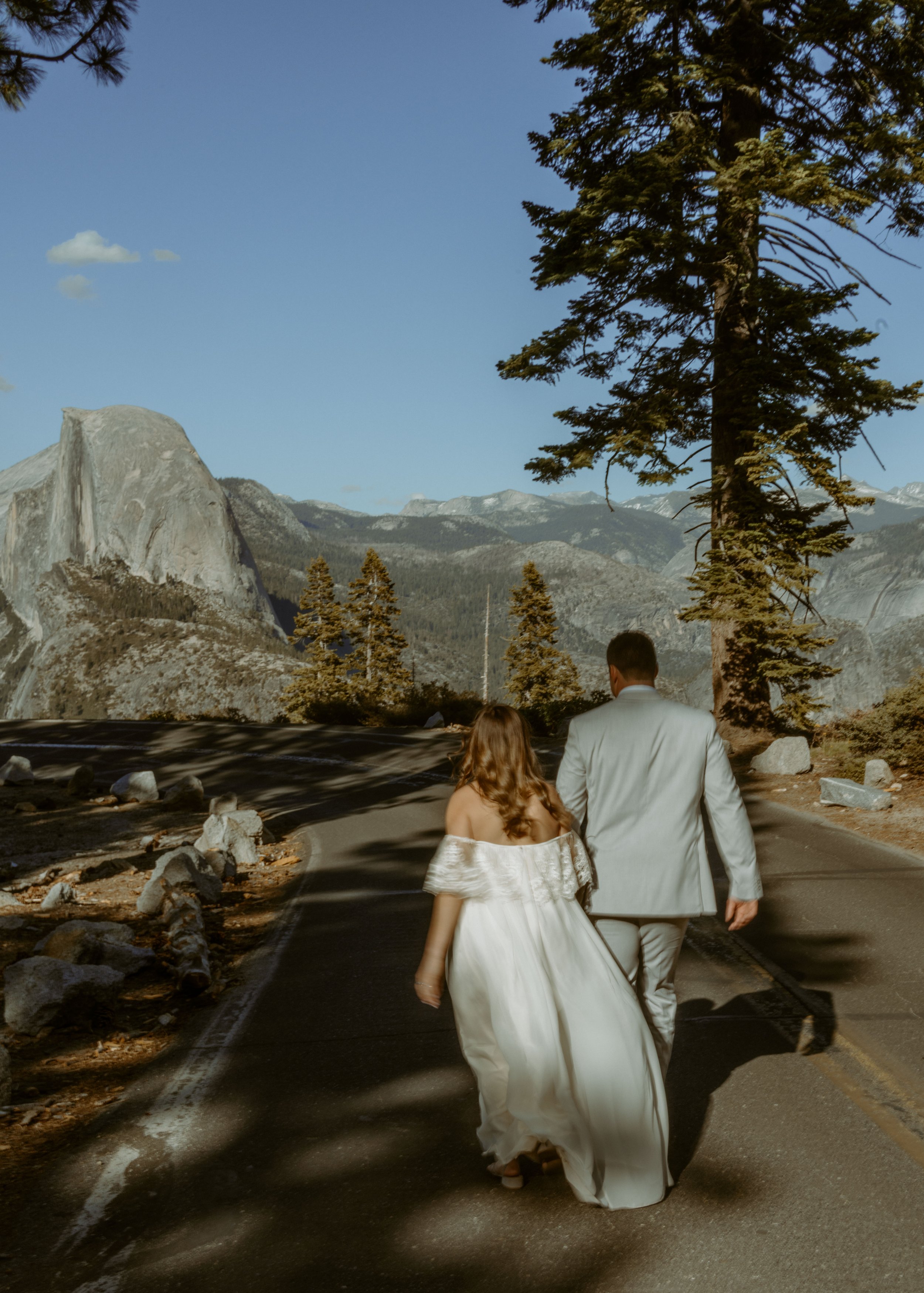 Glacier Point elopement in Yosemite National Park | Adventure Elopement photographer | Yosemite, California 