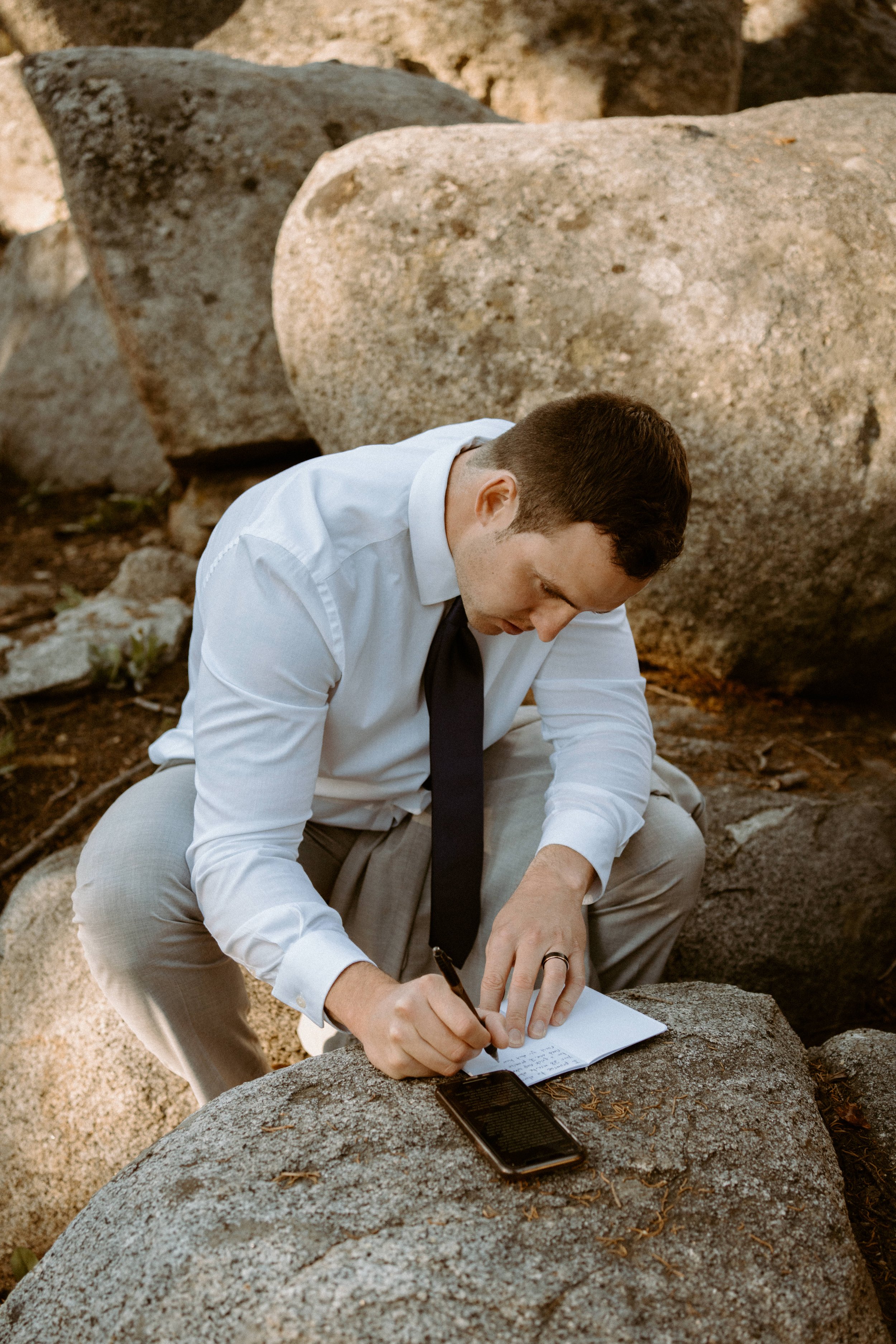 Taft Point elopement in Yosemite National Park | Adventure Elopement photographer | Yosemite, California 