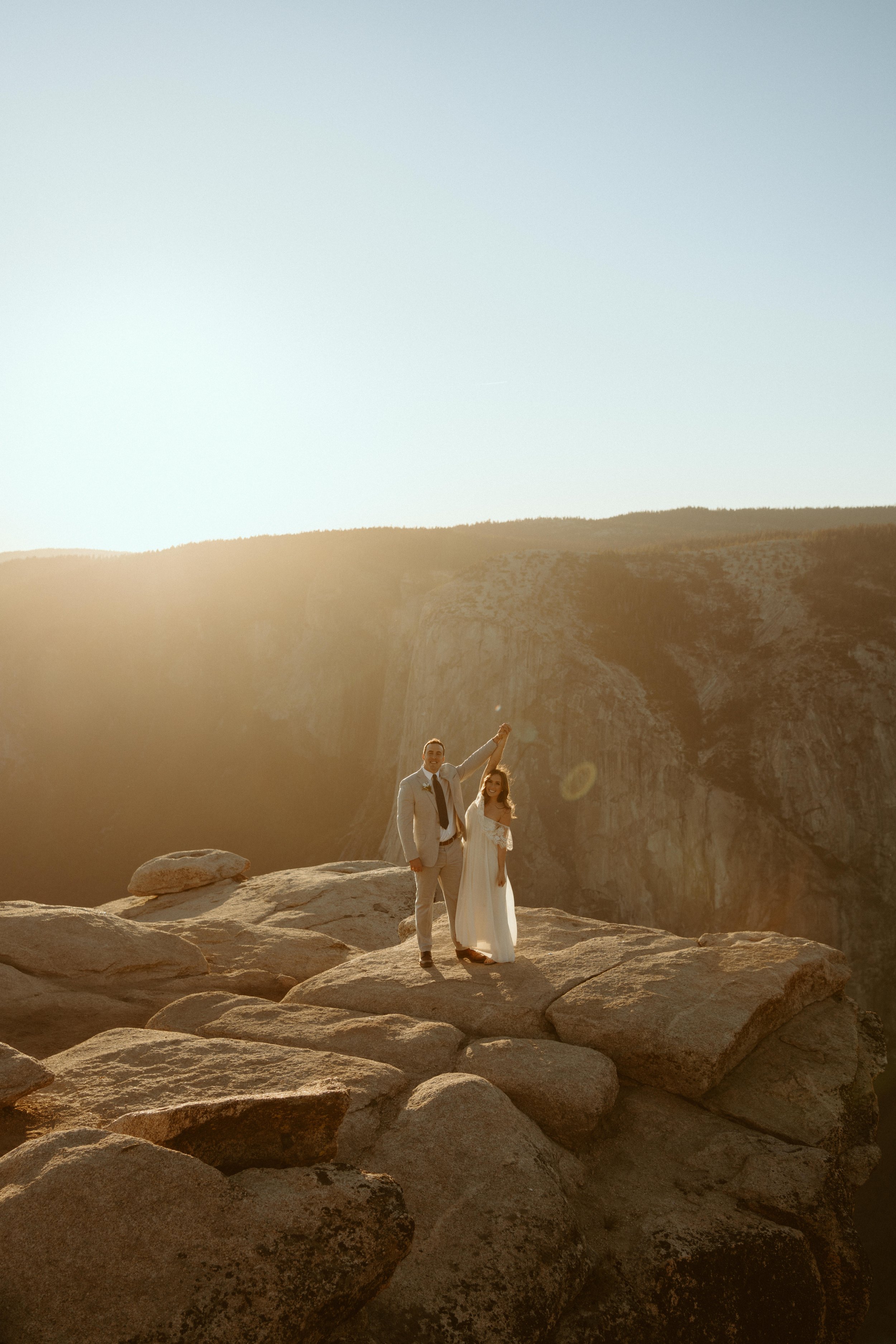 Taft Point elopement in Yosemite National Park | Adventure Elopement photographer | Yosemite, California 