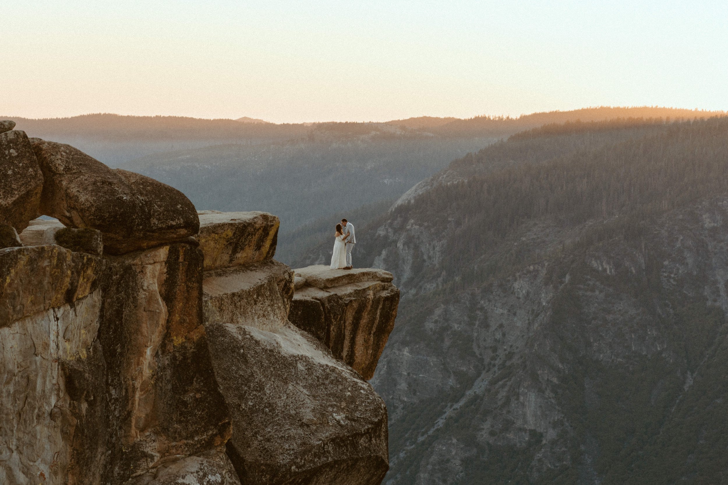 Taft Point elopement in Yosemite National Park | Adventure Elopement photographer | Yosemite, California 