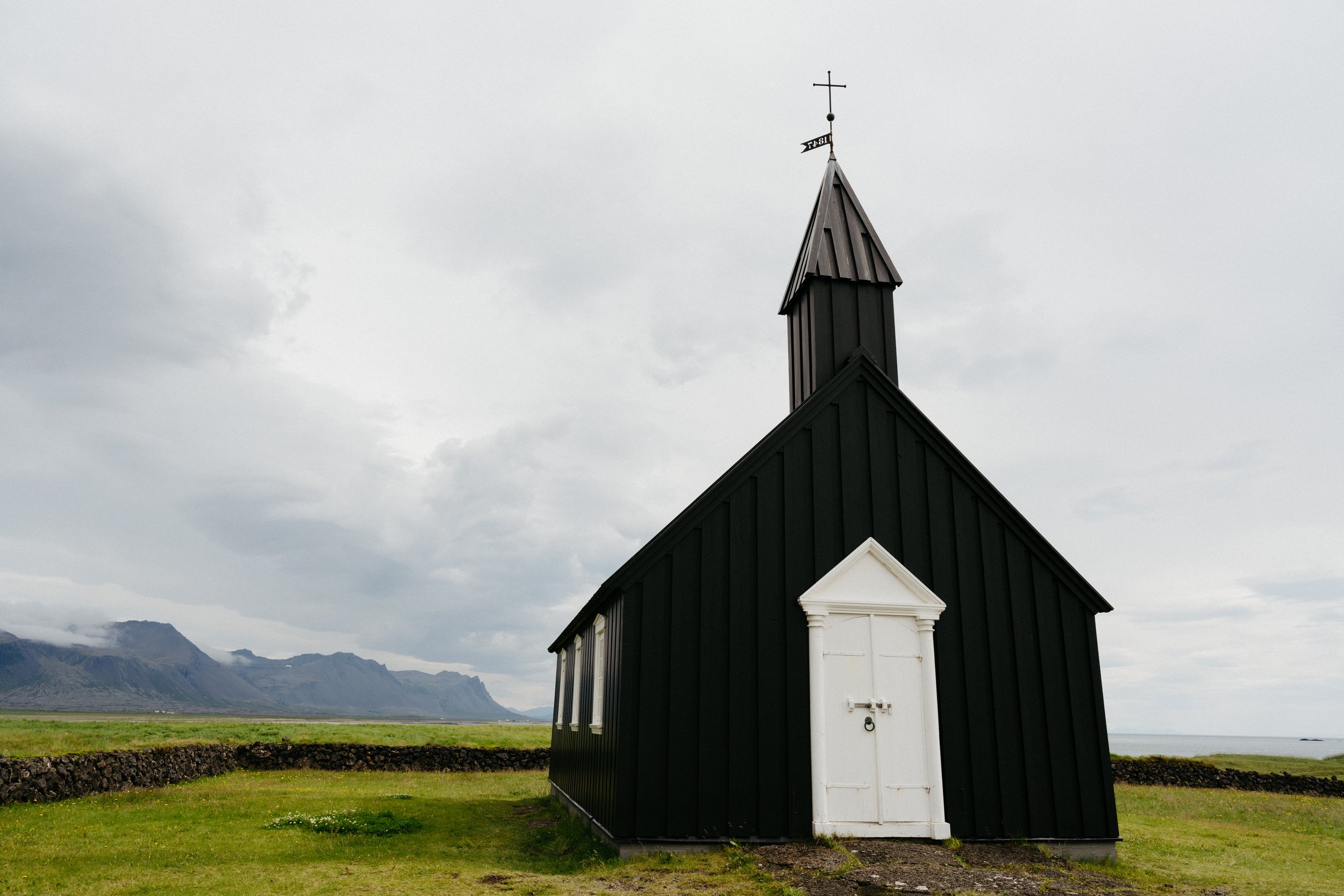 A week in Iceland - travel itinerary and guide by an Iceland elopement photographer - black church of Budir / Búðakirkja