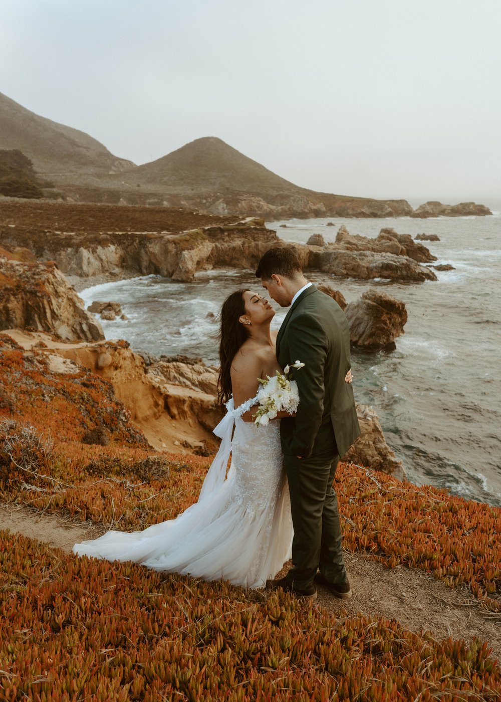 Glen Oaks Elopement Wedding | Coastal Cliffs Wedding Photos | Big Sur Elopement Photographer | Destination Elopement 