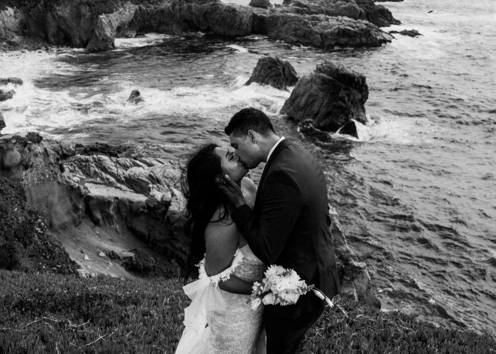 Glen Oaks Elopement Wedding | Coastal Cliffs Wedding Photos | Big Sur Elopement Photographer | Destination Elopement 