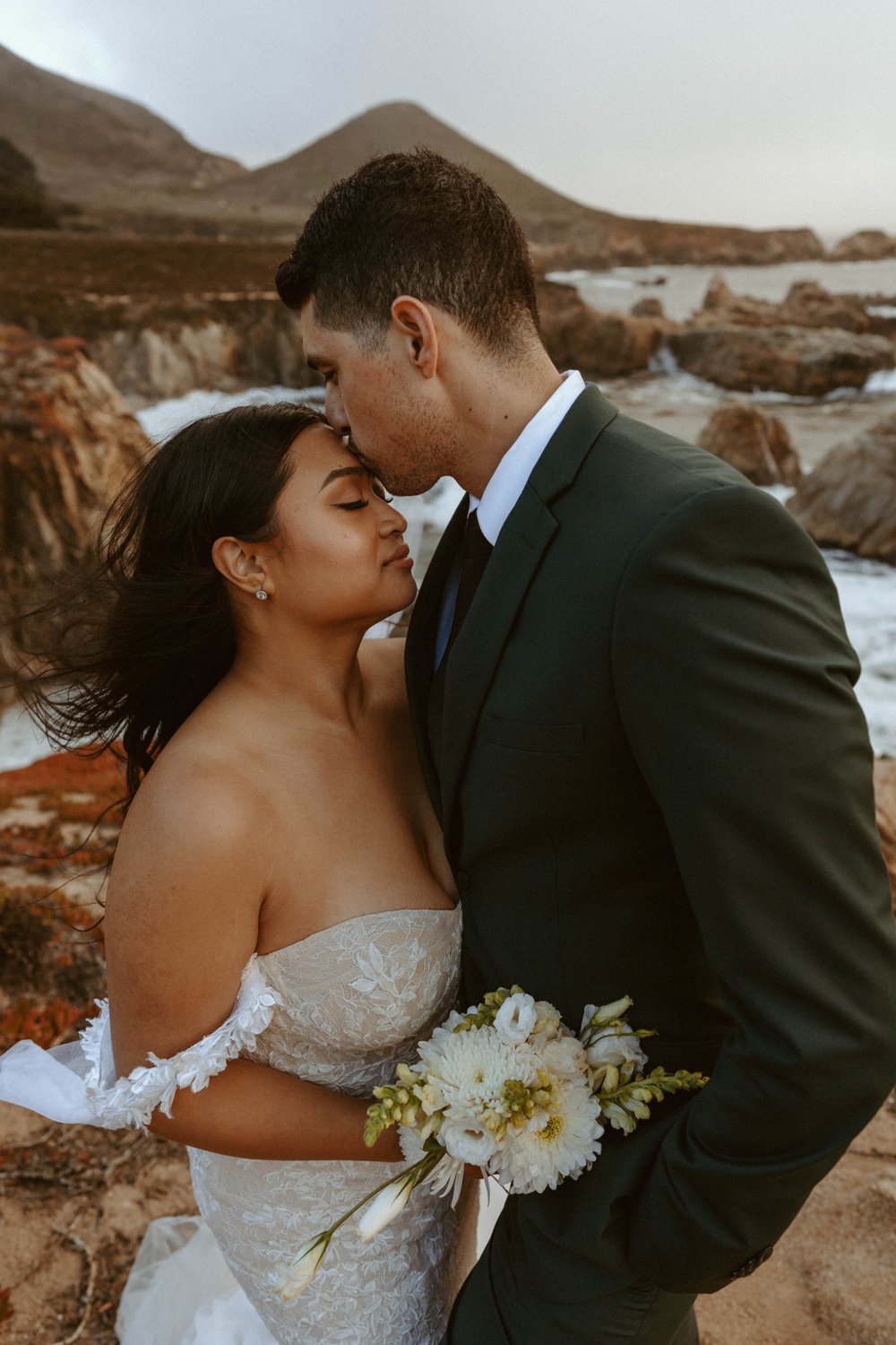 Glen Oaks Elopement Wedding | Coastal Cliffs Wedding Photos | Big Sur Elopement Photographer | Destination Elopement 