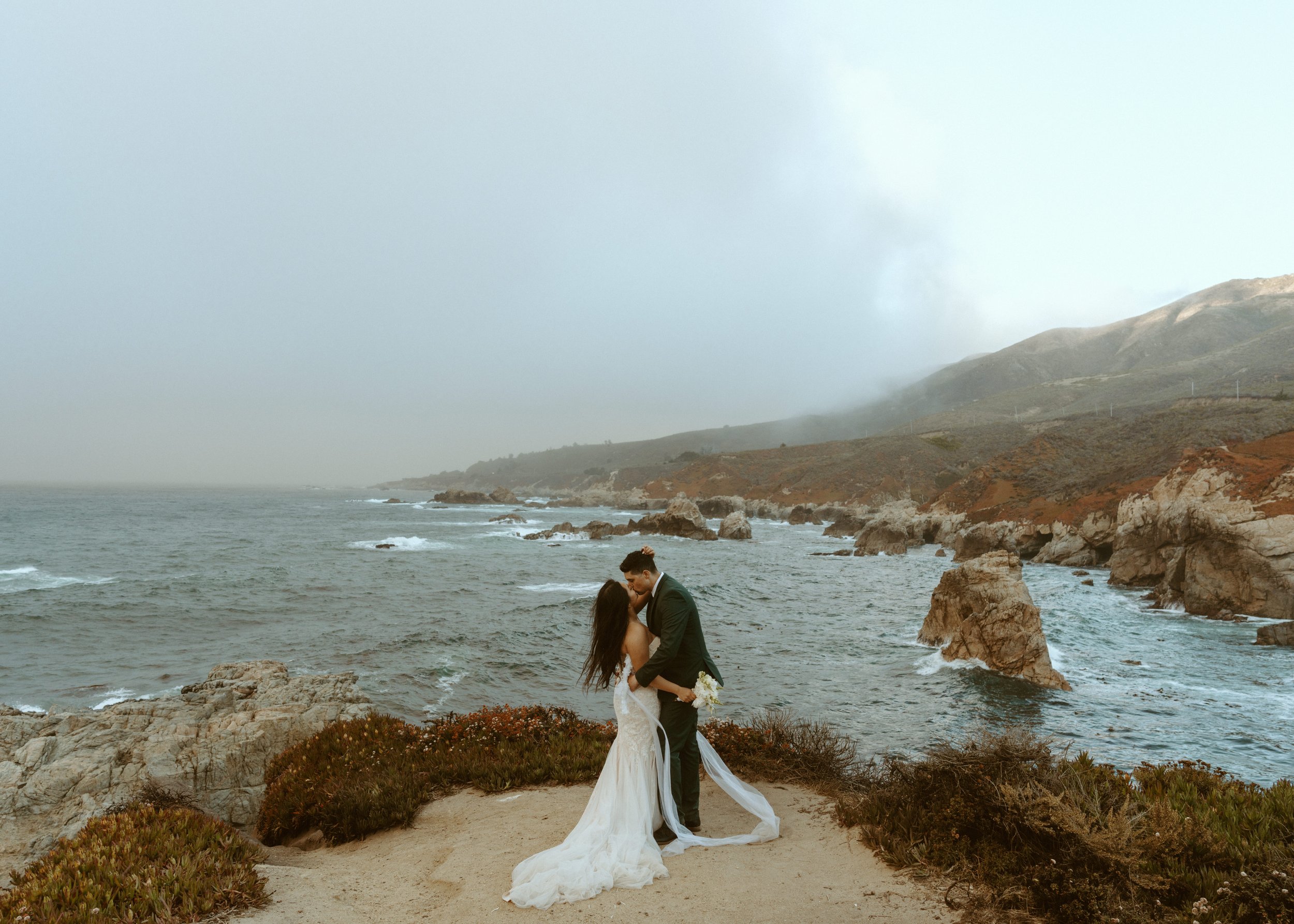 Glen Oaks Elopement Wedding | Coastal Cliffs Wedding Photos | Big Sur Elopement Photographer | Destination Elopement 