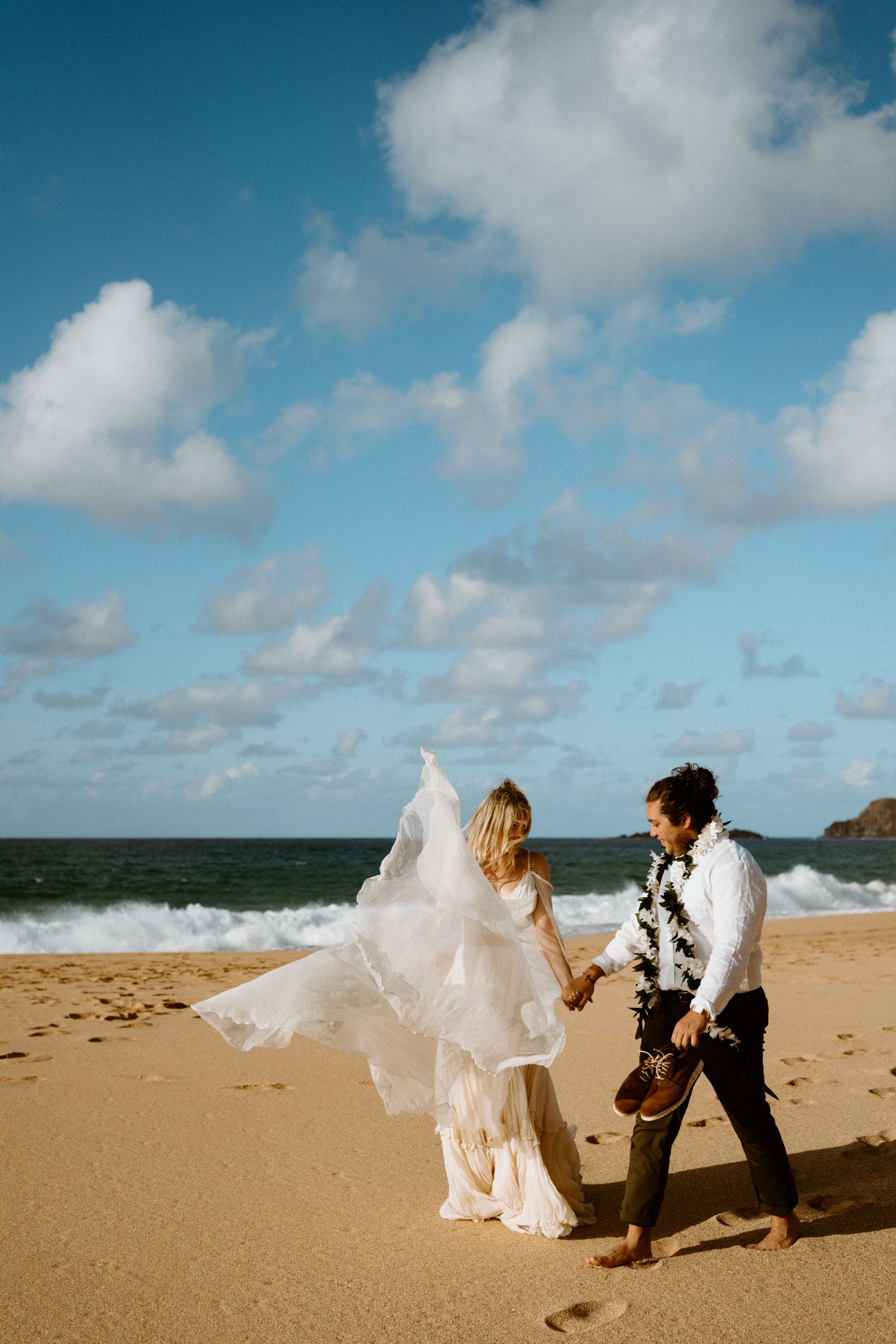 Kauai Elopement Photographer | Hawaii Destination Elopement Photographer | Kauai Wedding Photography | Adventure Elopement | Adventurous Couples photos