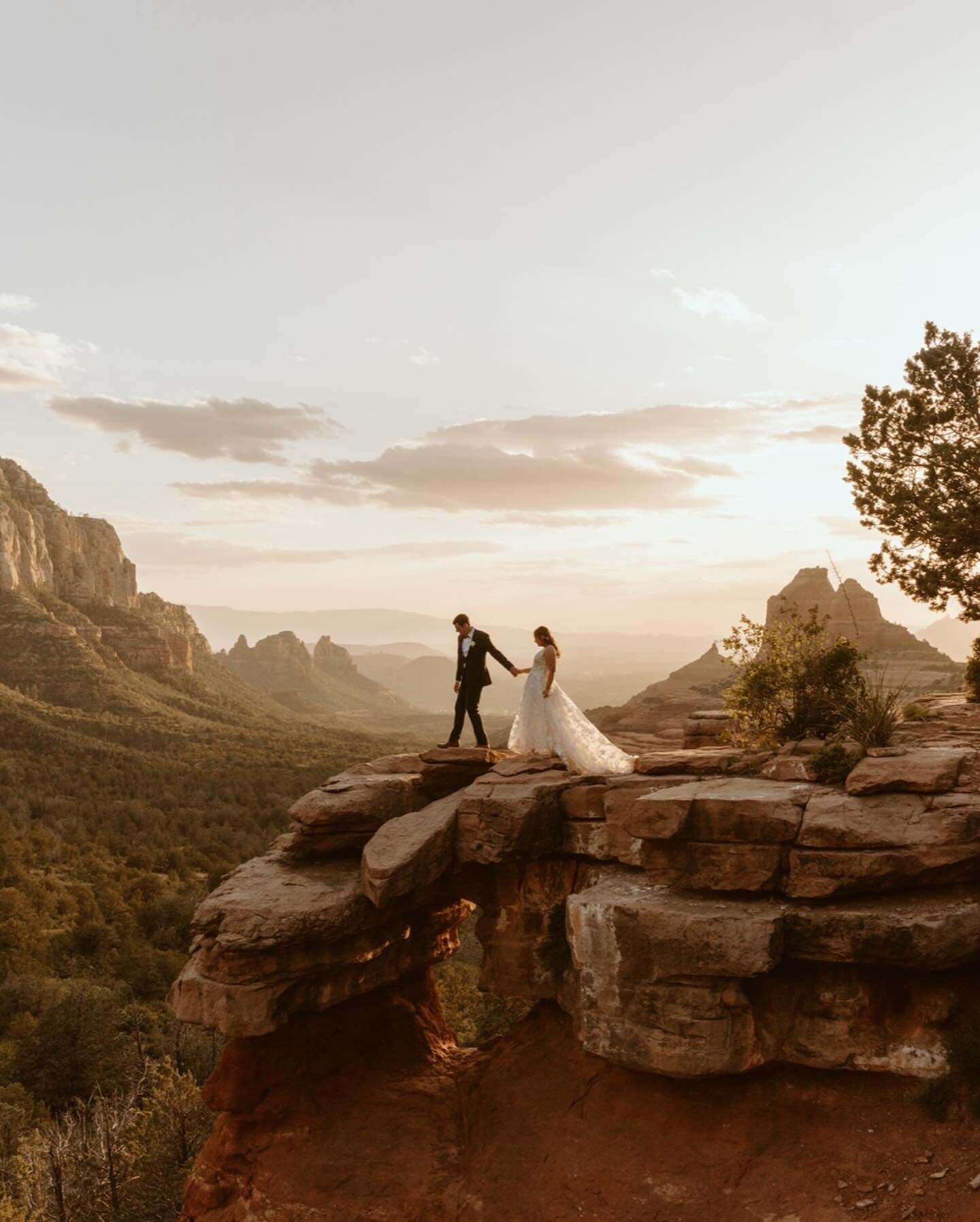 manifesting more Sedona elopements like this one ✨ the most beautiful day for Gabby and Mike &hearts;