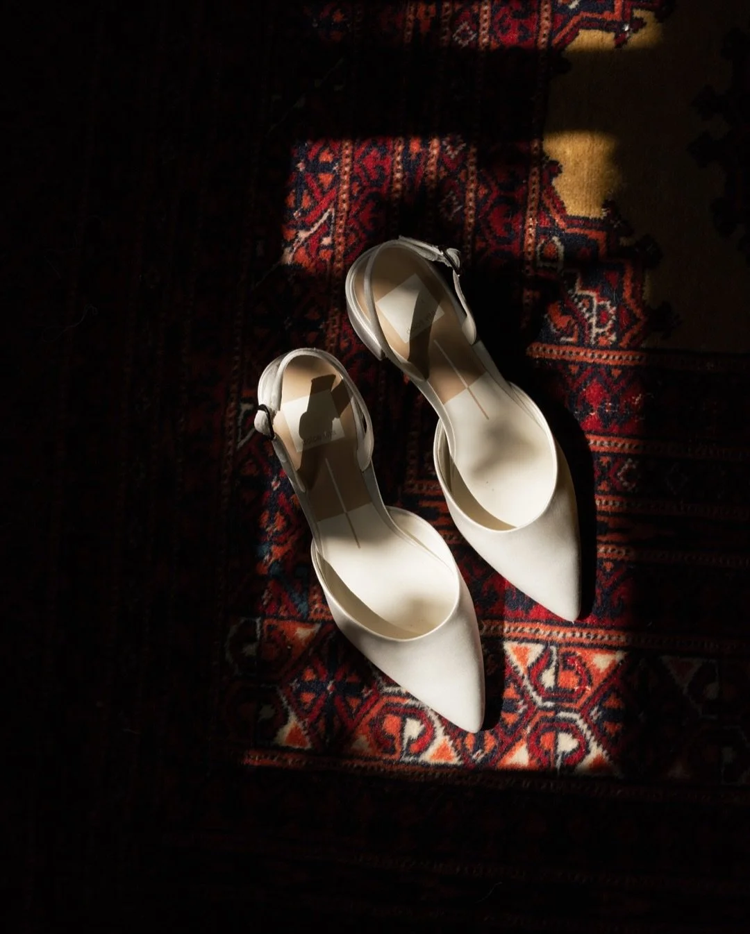 Getting ready at @laplayaca 🕊️

Photography: @carrierogersphotography
Videography: @vmhproductions 
Officiant: @elope_with_dean_liapis
Planning: @wedy.ai 
Getting ready location: @laplayaca 
Floral Design: @carmelfloraldesign
Hair and Makeup: @klose