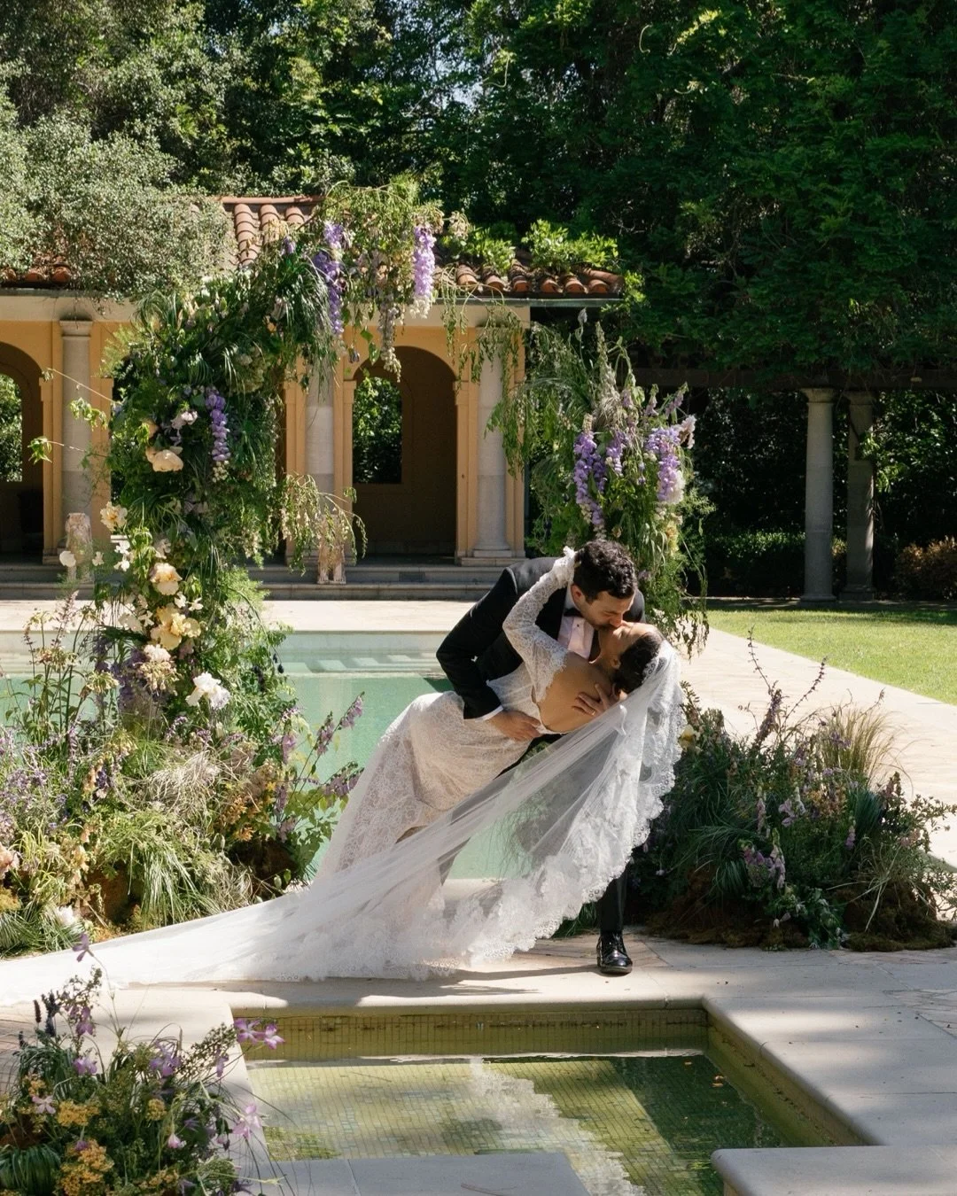 Spring vibes at Etienne 🕊️

Photography: @carrierogersphotography
Design &amp; Hosts: @cherylhanphoto @goodfloralco
Venue: @etienneestate 
Coordination: @ahloveevents 
Florals: @goodfloralco 
HMUA: @christyyoo_artistry 
Veil: @jaykaybraidsandbridal
