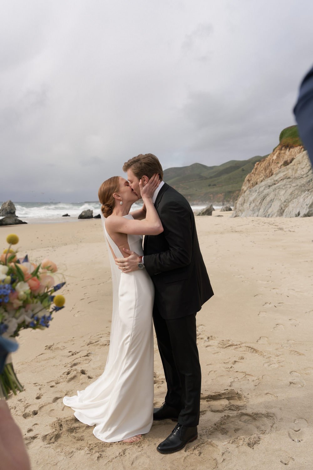 garrapata-beach-intimate-wedding-carrie-rogers-photography-83.jpg
