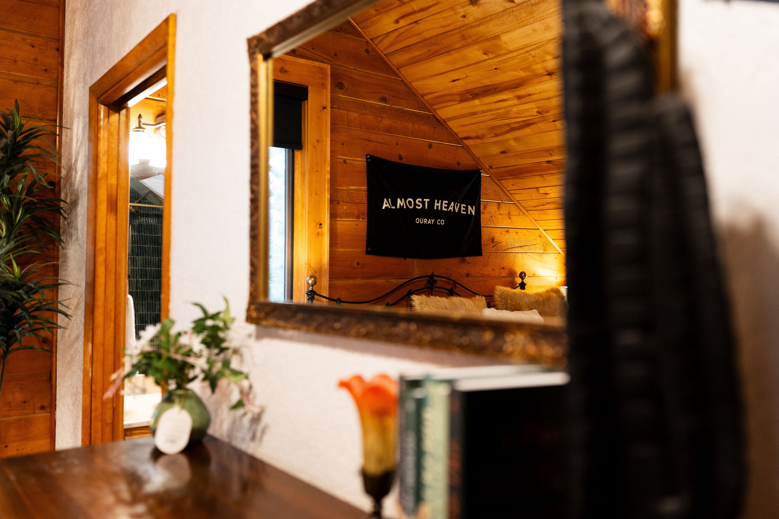 @travperk_photo-AlmostHeavenOuray_HouseVibes-45.jpg