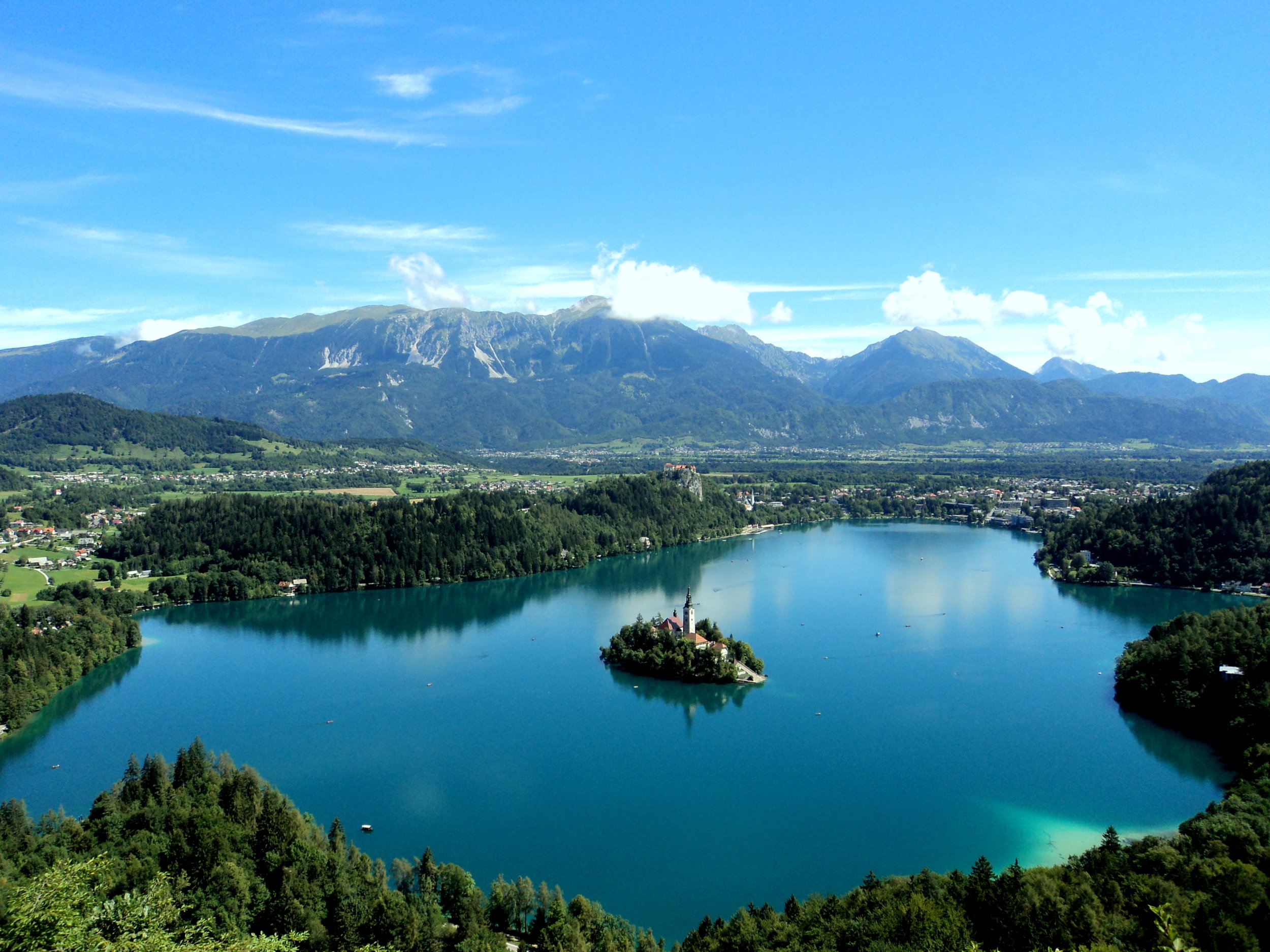 Lake_Bled_from_the_Mountain.jpg