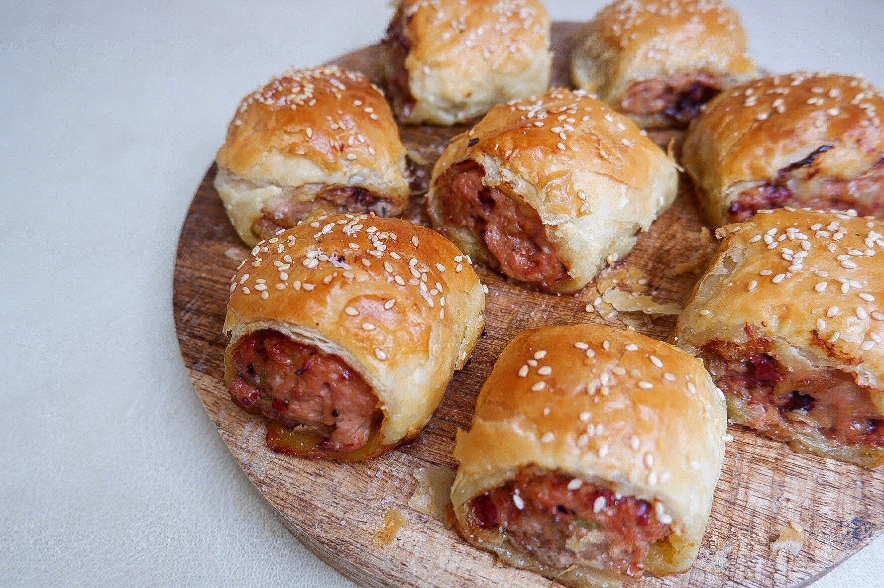 CHICKEN SAUSAGE ROLLS