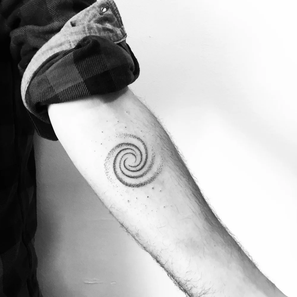 Tatouage Galaxie Noir Et Blanc