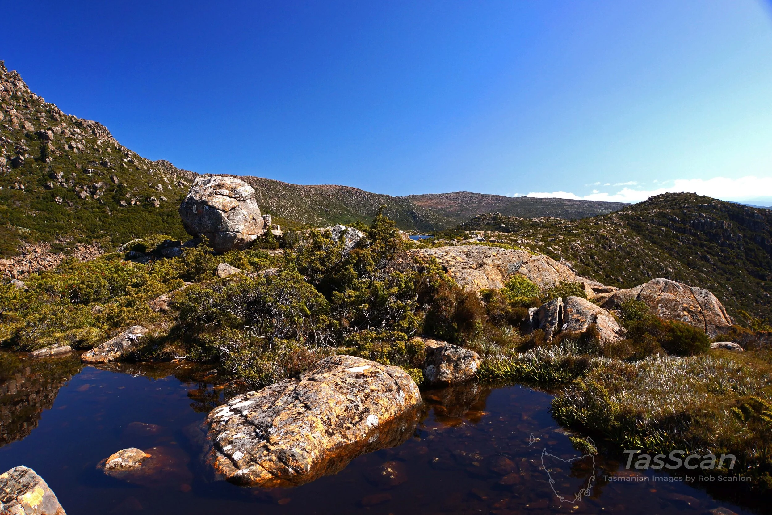141 - Tarn Shelf 1