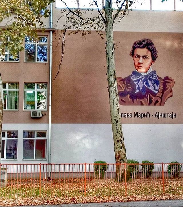The genius woman on the wall. Mileva Marić honoured here near her birthplace, where a high school is named after her.
📍Titel, Serbia.
.
.
.
.
.
.
.
.
#theothereinstein #milevamaric #einstein #whatsonsydney #sydneycabaret #sydney #sydneyaustralia #a