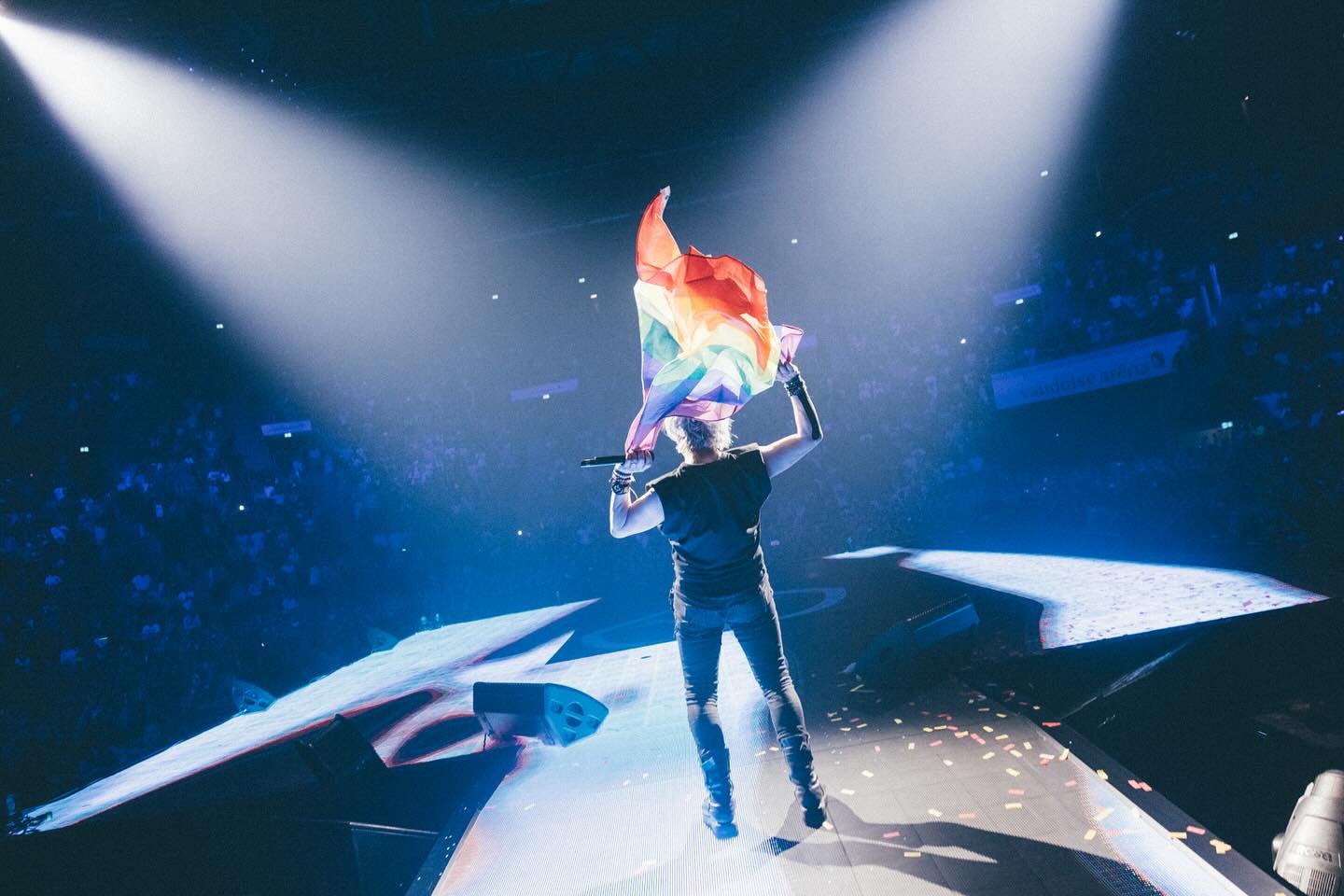 🏳️&zwj;🌈🤍
⭐️ @nicolasirkis @indochineofficiel 
📸 @canonfrance #eosr5
