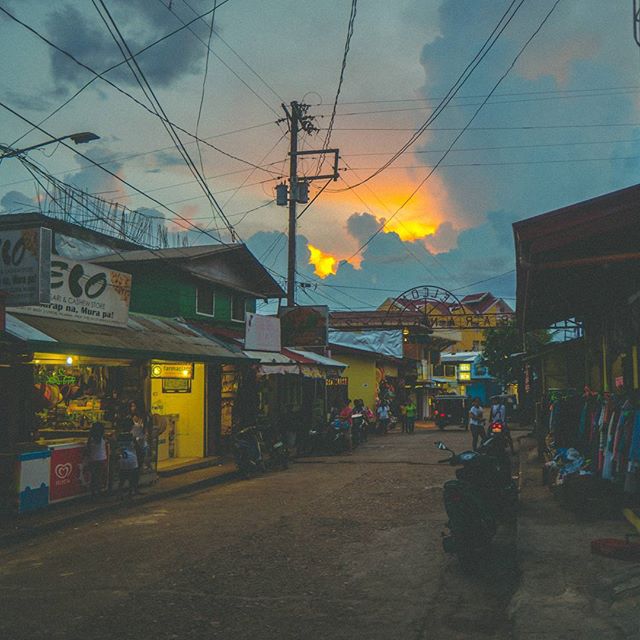 mmmm i love fiery sunsets.
.
.
.
#coron #philippines #travel #palawan